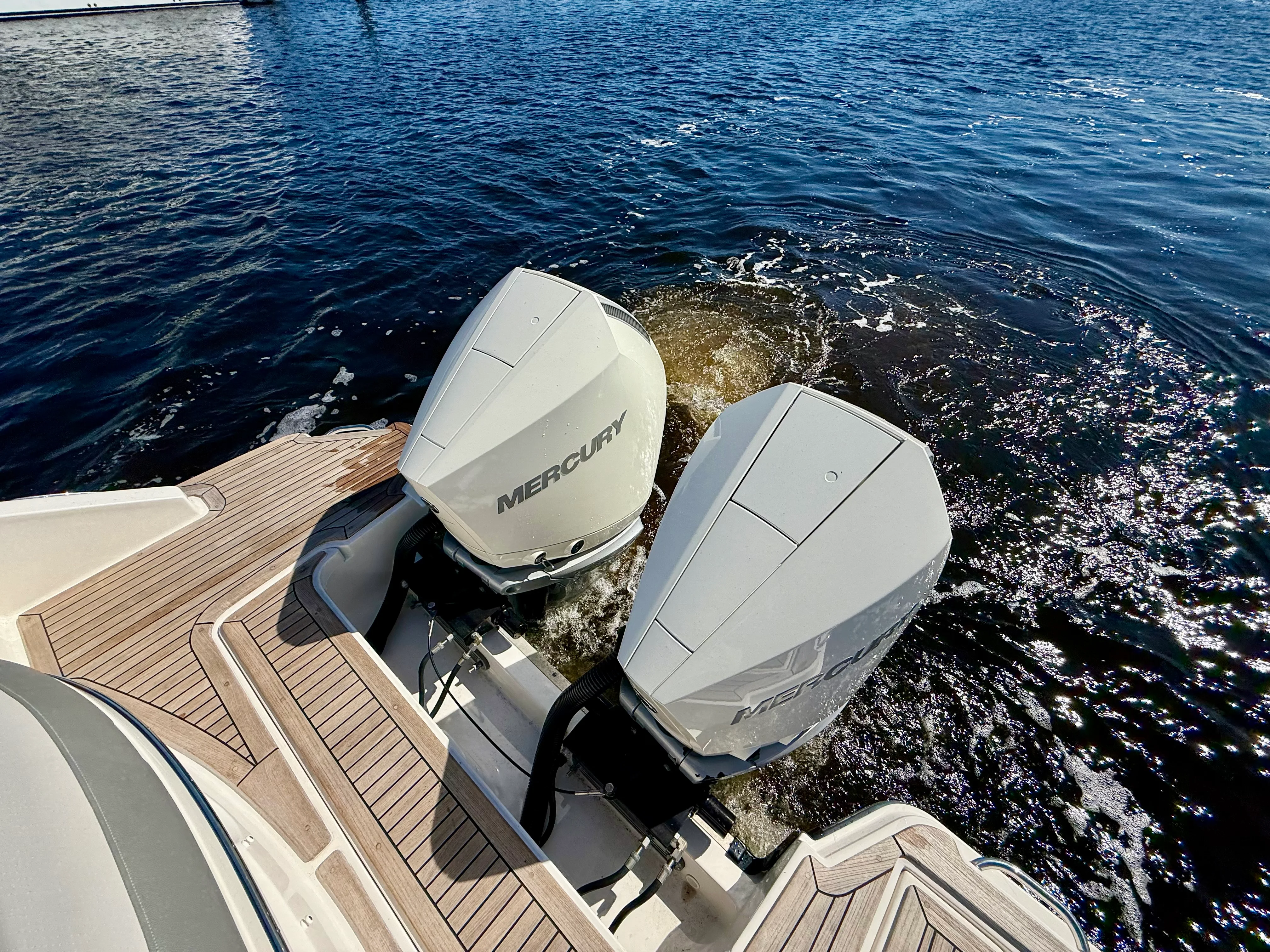 2022 Sea Ray 310 SLX-OB Image Thumbnail #9