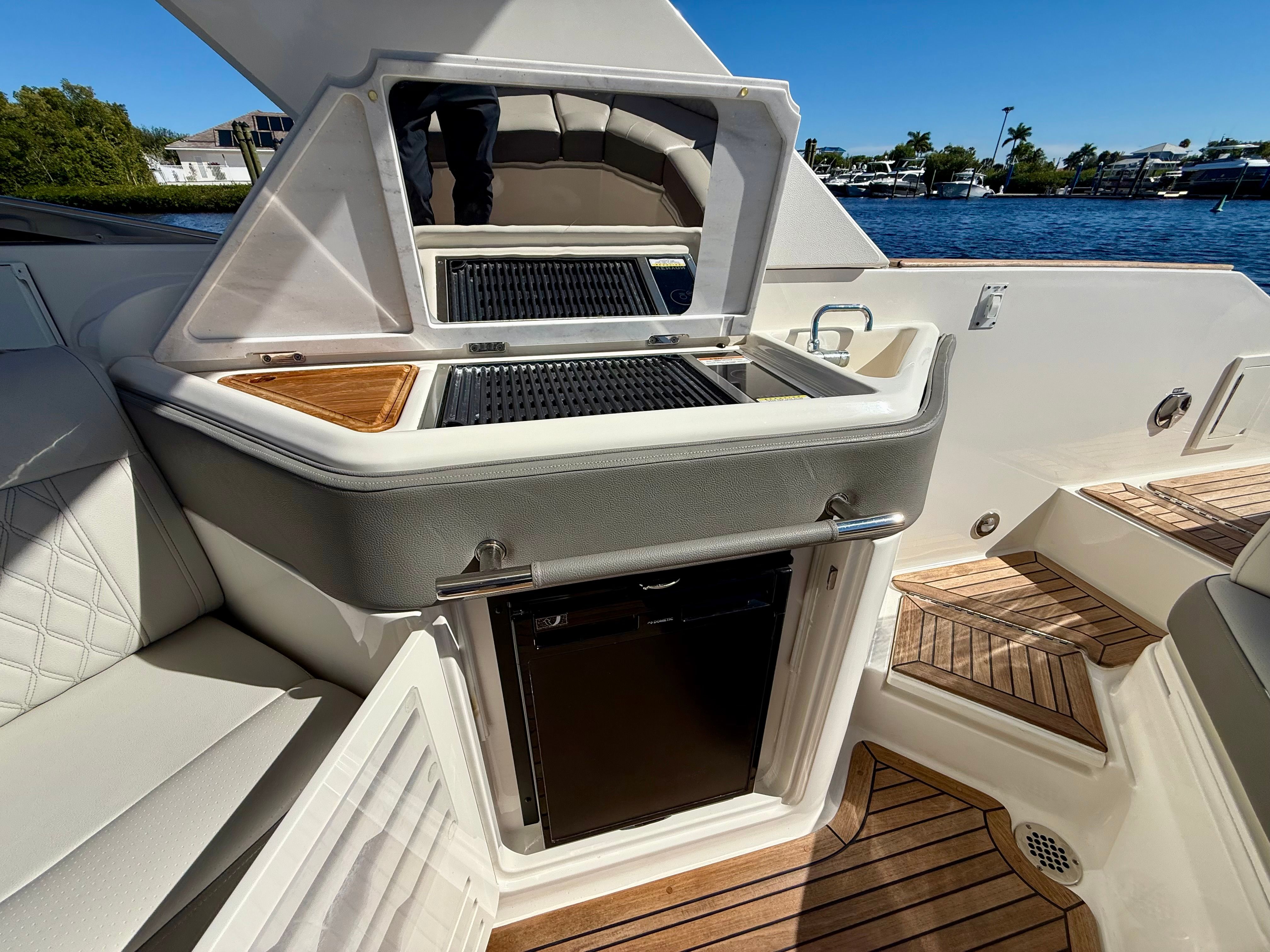 2022 Sea Ray 310 SLX-OB Image Thumbnail #23