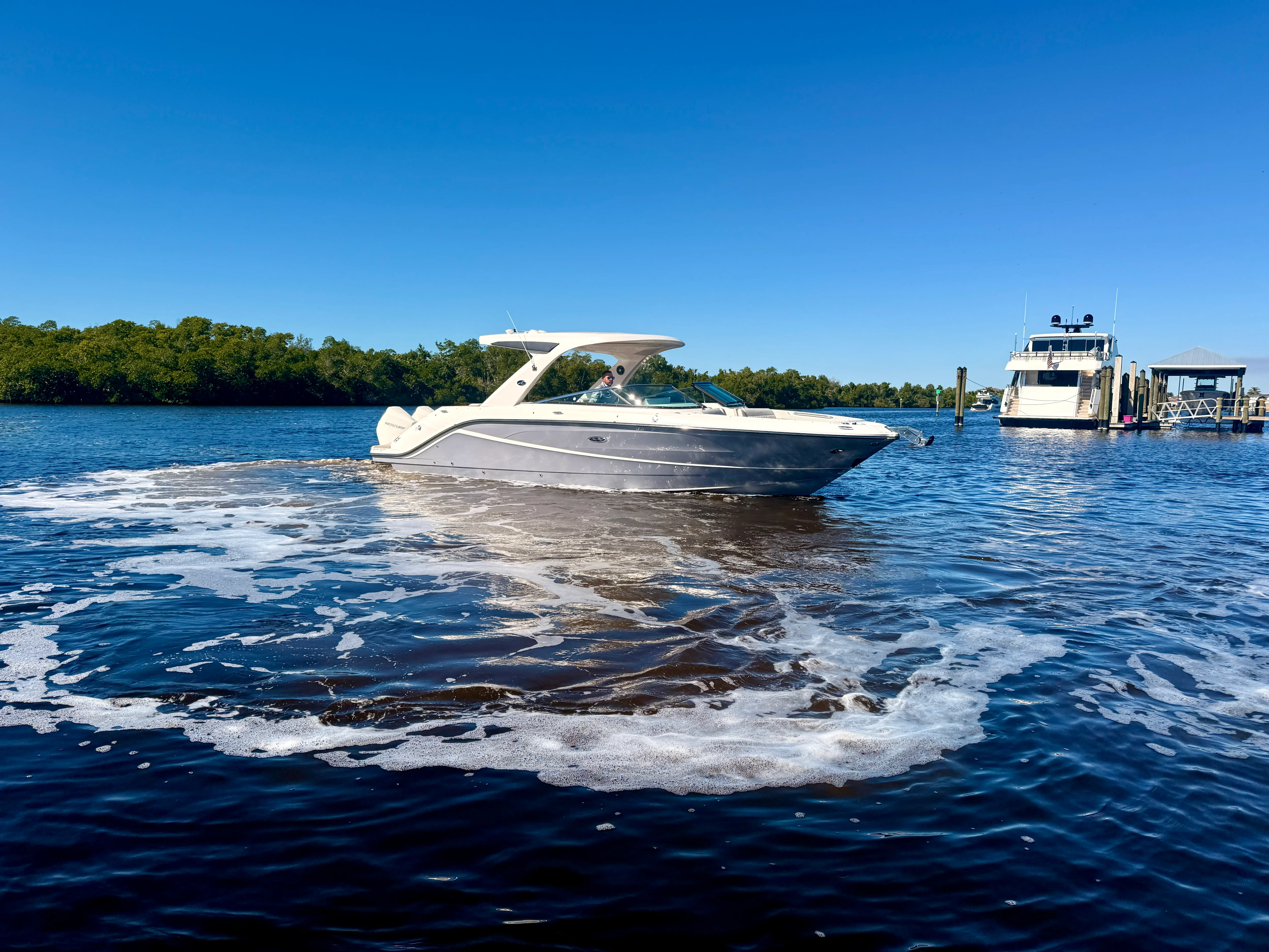 2022 Sea Ray 310 SLX-OB Image Thumbnail #7