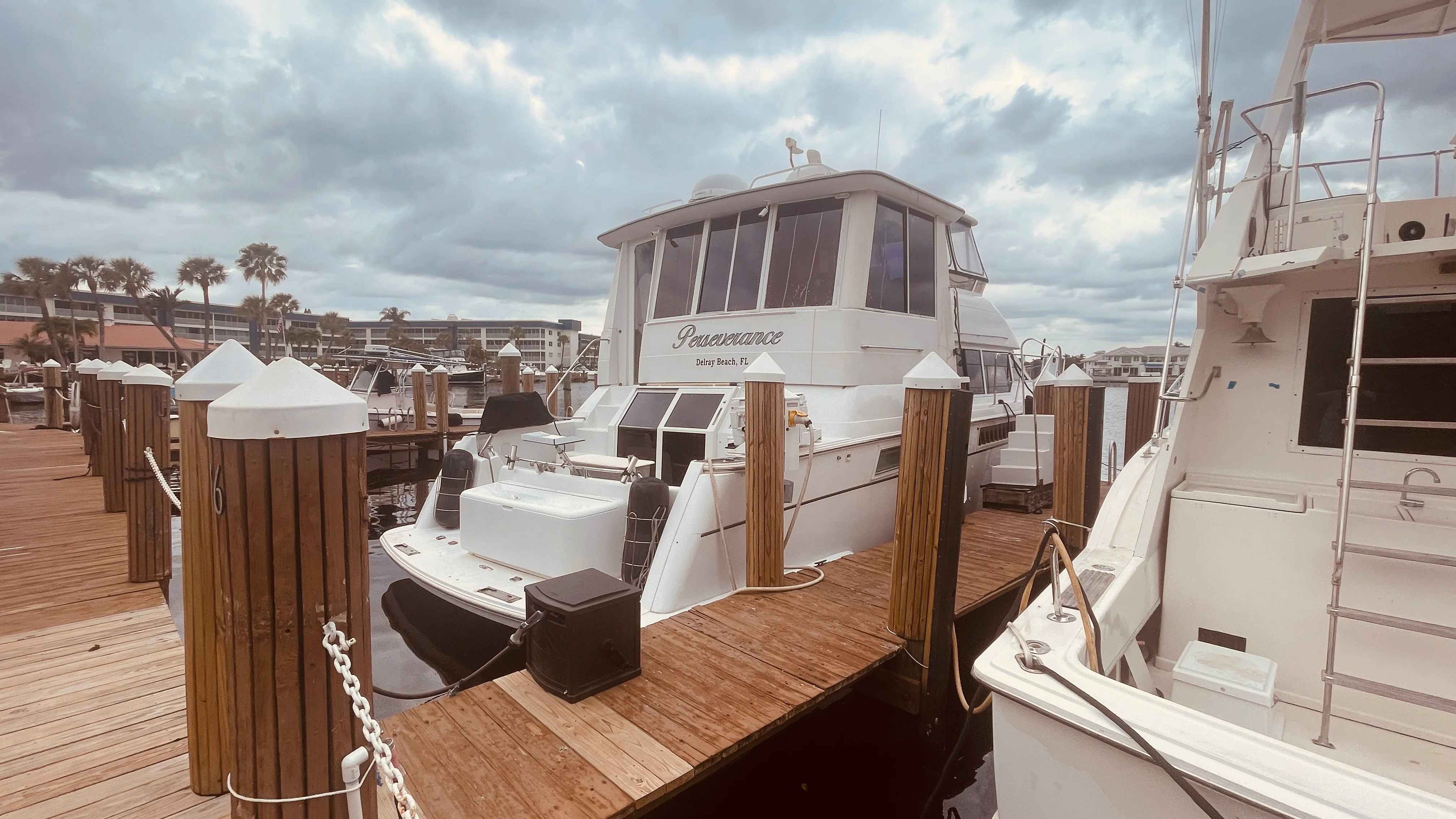 1997 Carver Yachts 500 COCKPIT MY Image Thumbnail #5