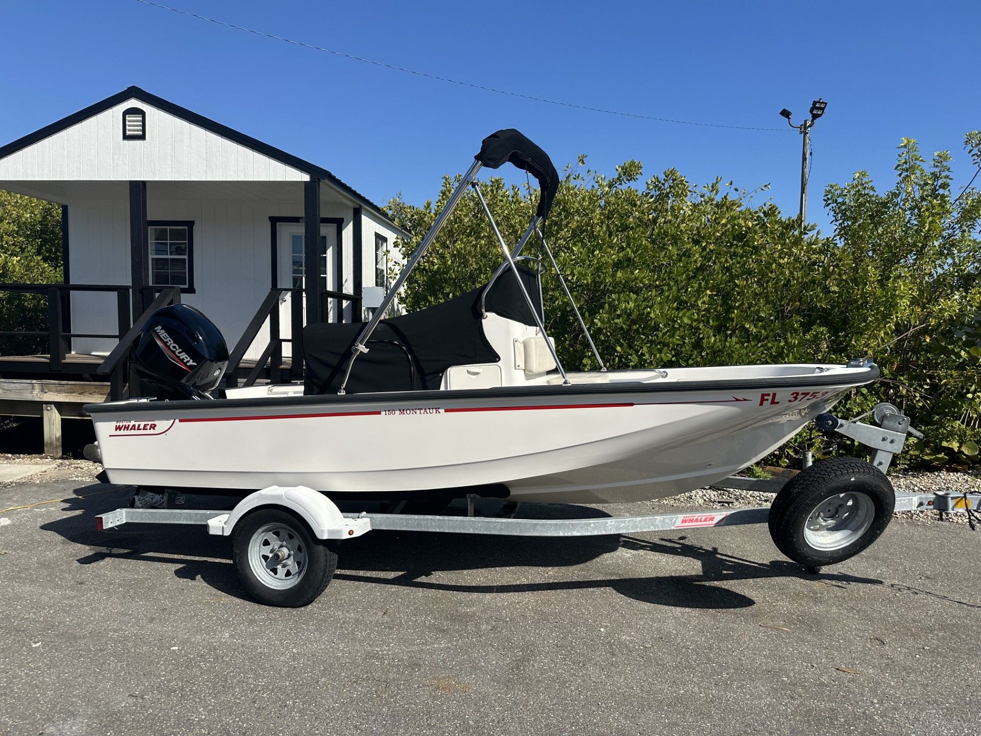 2023 Boston Whaler 15 MONTAUK Image Thumbnail #0