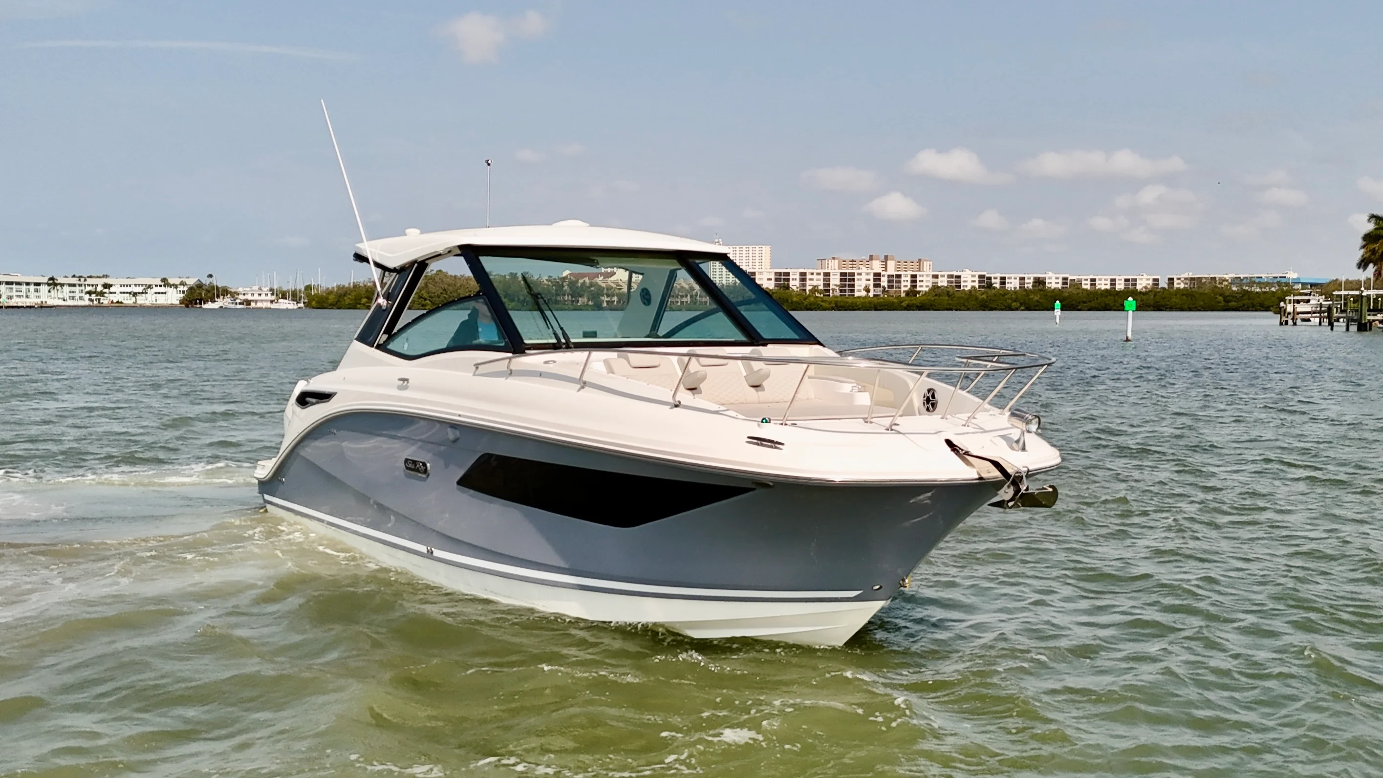 2026 Sea Ray Sundancer 320 Outboard Image Thumbnail #10