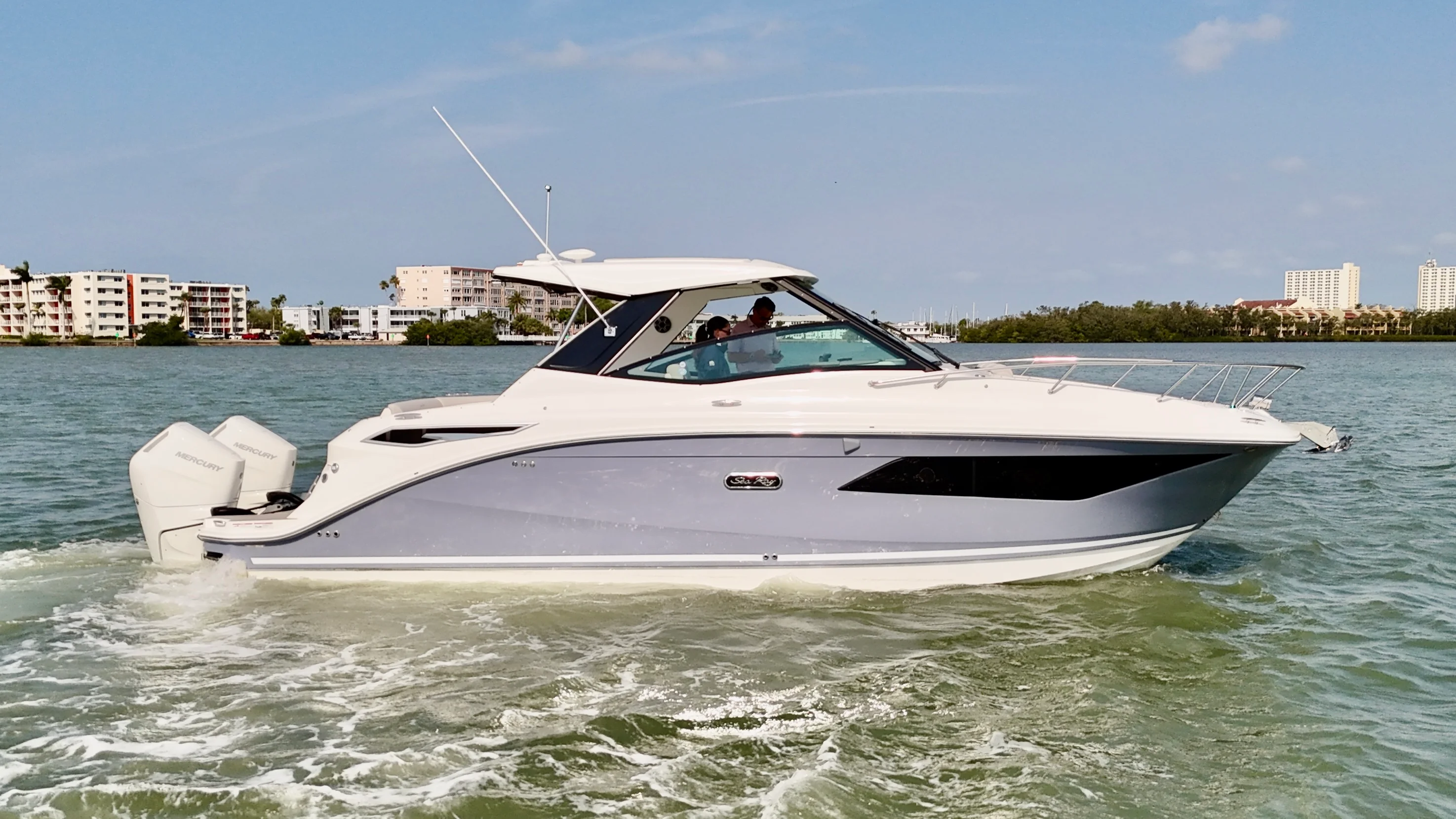 2026 Sea Ray Sundancer 320 Outboard Image Thumbnail #7
