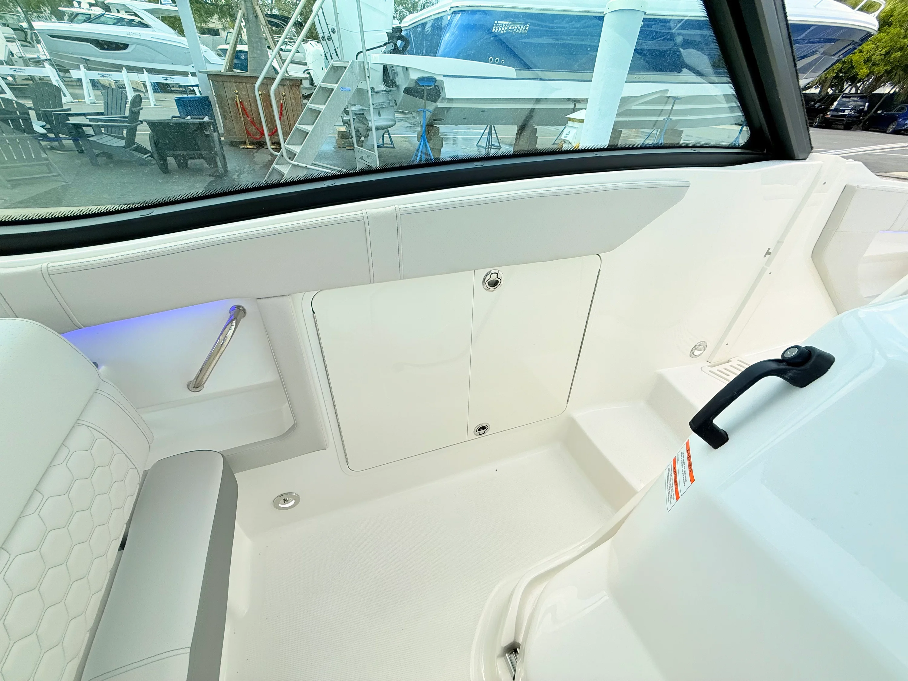 2026 Sea Ray Sundancer 320 Outboard Image Thumbnail #56