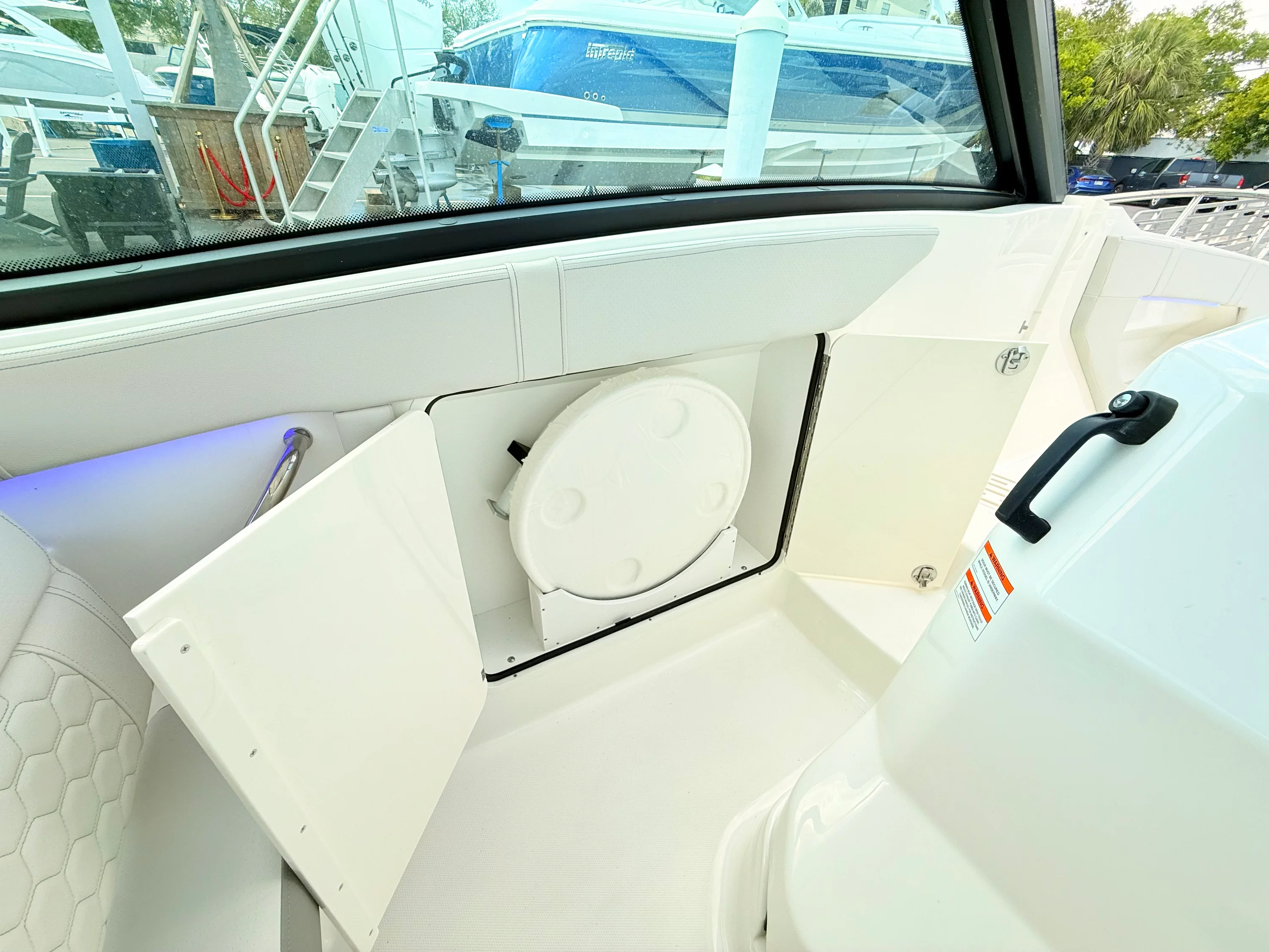 2026 Sea Ray Sundancer 320 Outboard Image Thumbnail #57