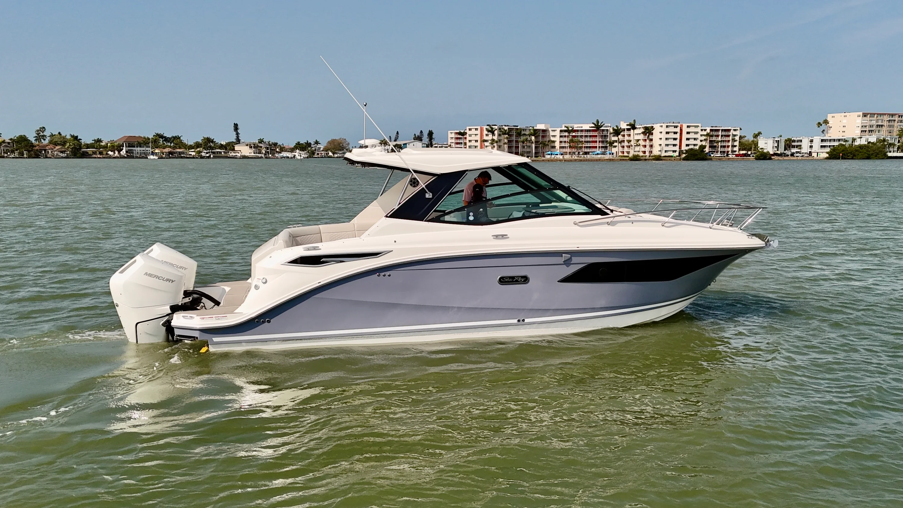 2026 Sea Ray Sundancer 320 Outboard Image Thumbnail #8