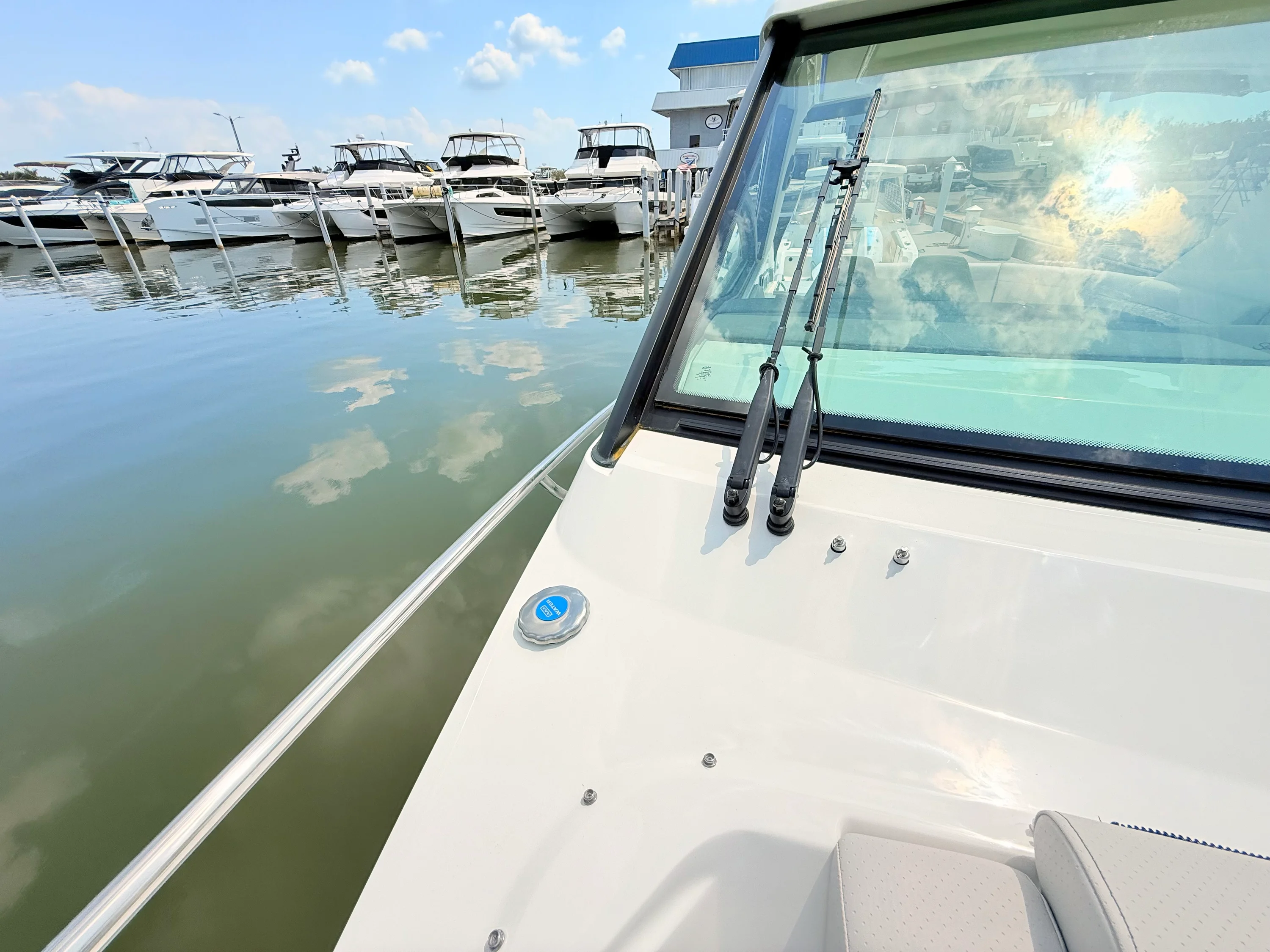 2026 Sea Ray Sundancer 320 Outboard Image Thumbnail #65