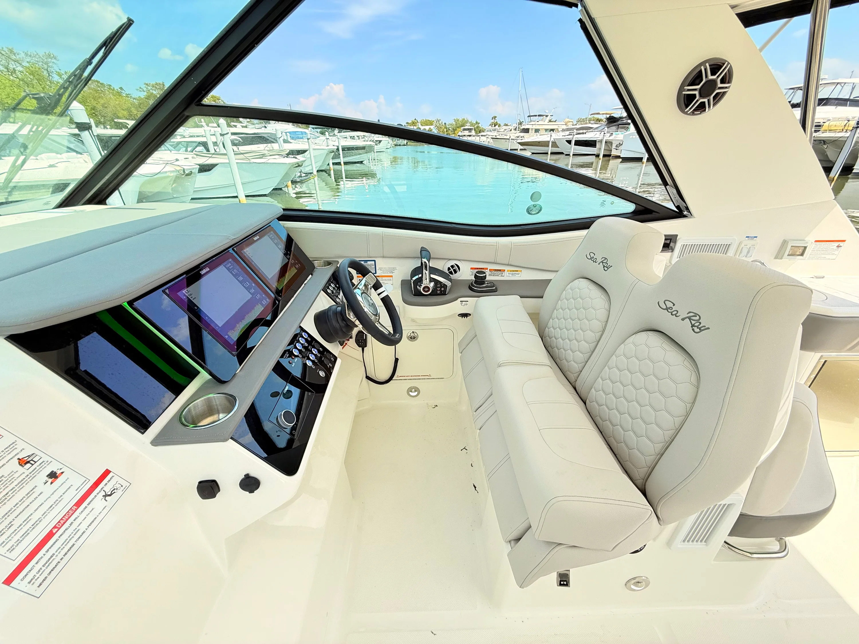 2026 Sea Ray Sundancer 320 Outboard Image Thumbnail #43