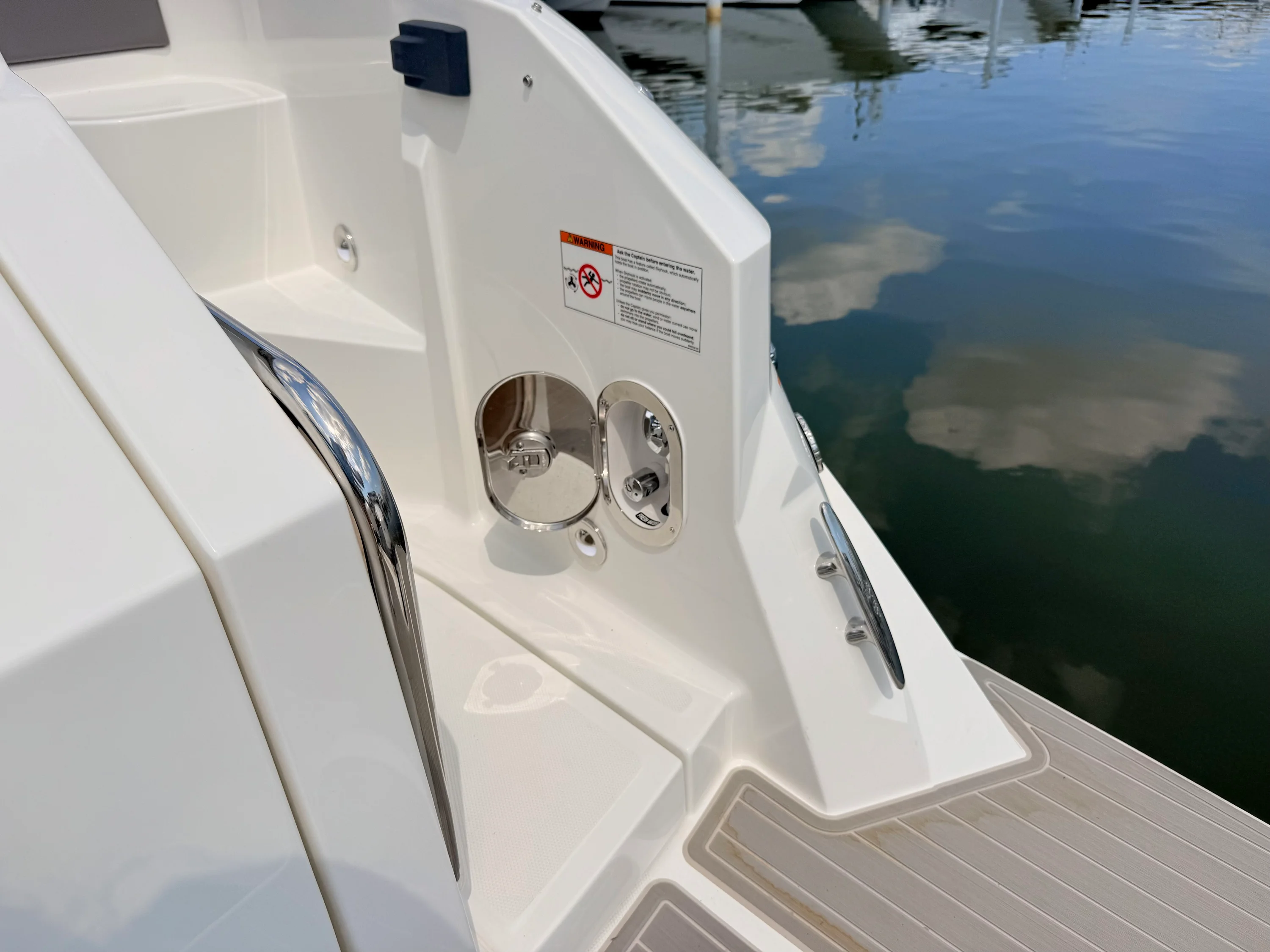 2026 Sea Ray Sundancer 320 Outboard Image Thumbnail #26