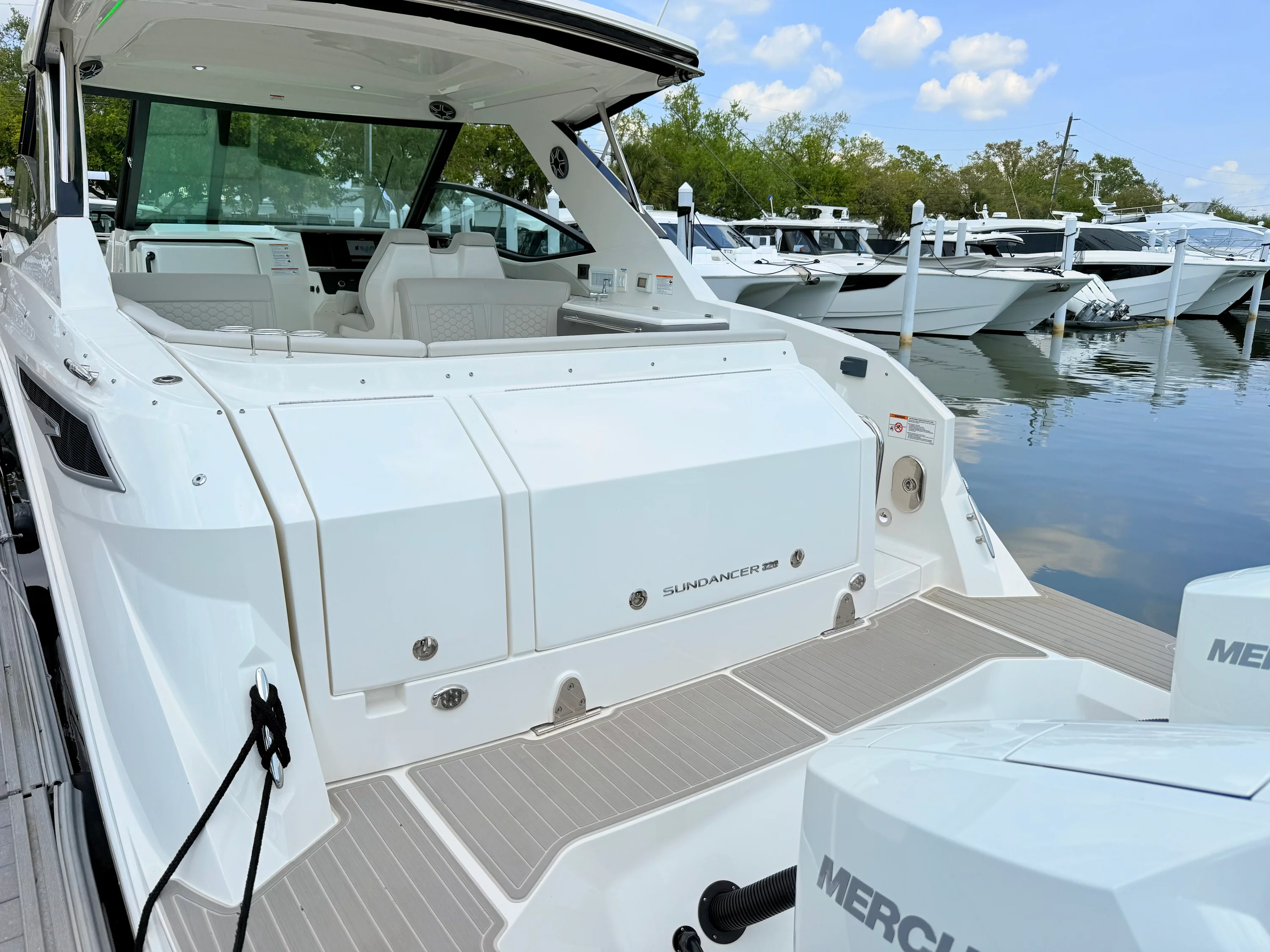 2026 Sea Ray Sundancer 320 Outboard Image Thumbnail #22