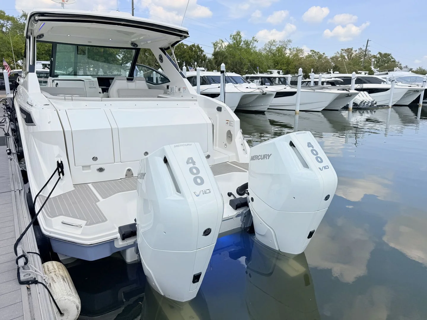 2026 Sea Ray Sundancer 320 Outboard Image Thumbnail #85