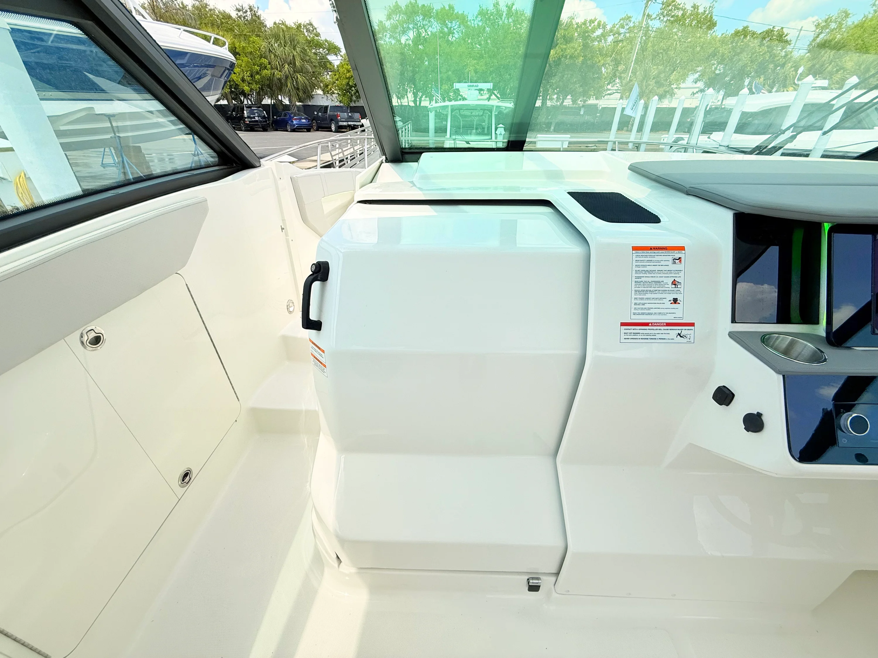 2026 Sea Ray Sundancer 320 Outboard Image Thumbnail #68