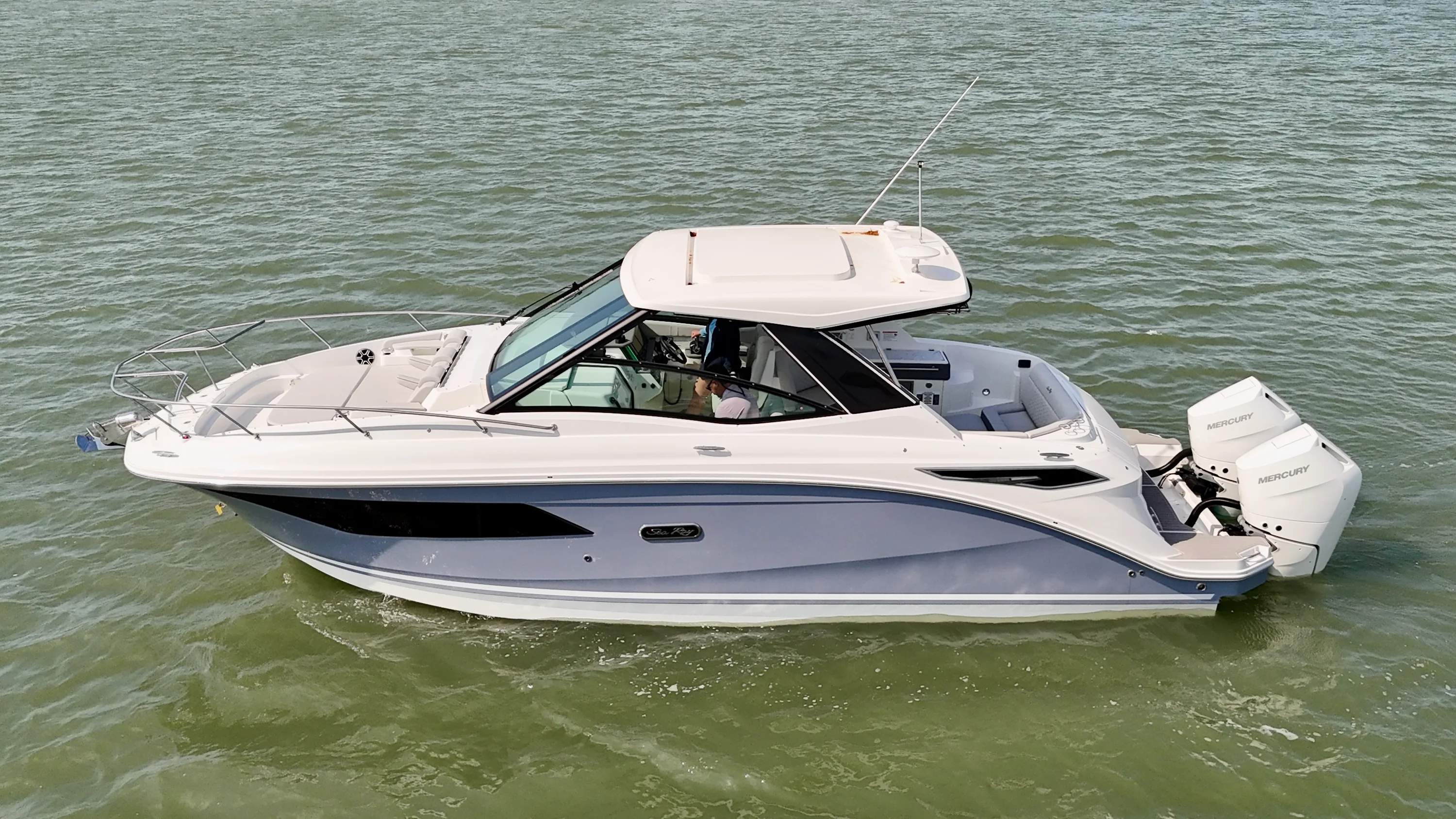 2026 Sea Ray Sundancer 320 Outboard Image Thumbnail #1