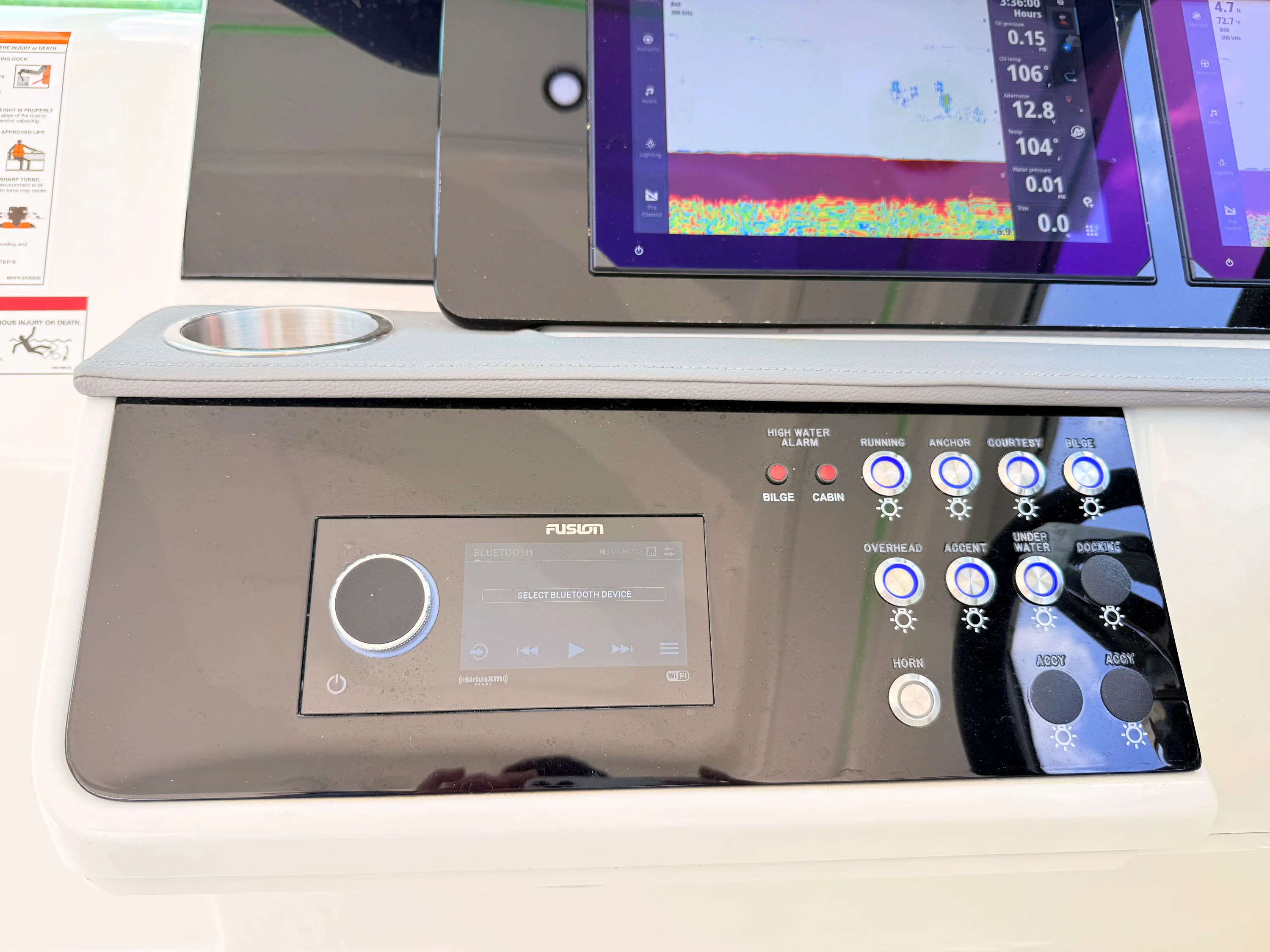 2026 Sea Ray Sundancer 320 Outboard Image Thumbnail #46