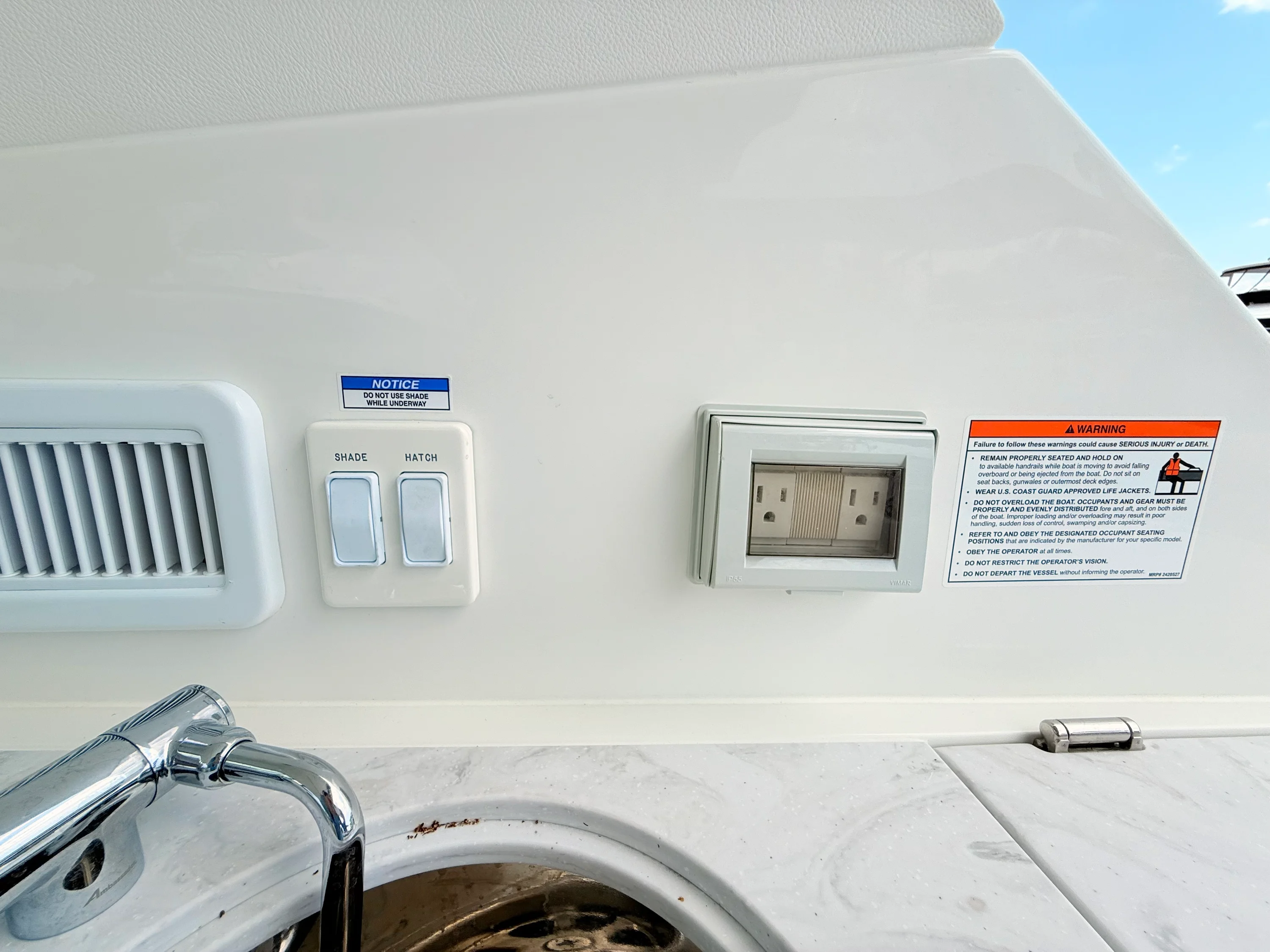 2026 Sea Ray Sundancer 320 Outboard Image Thumbnail #35