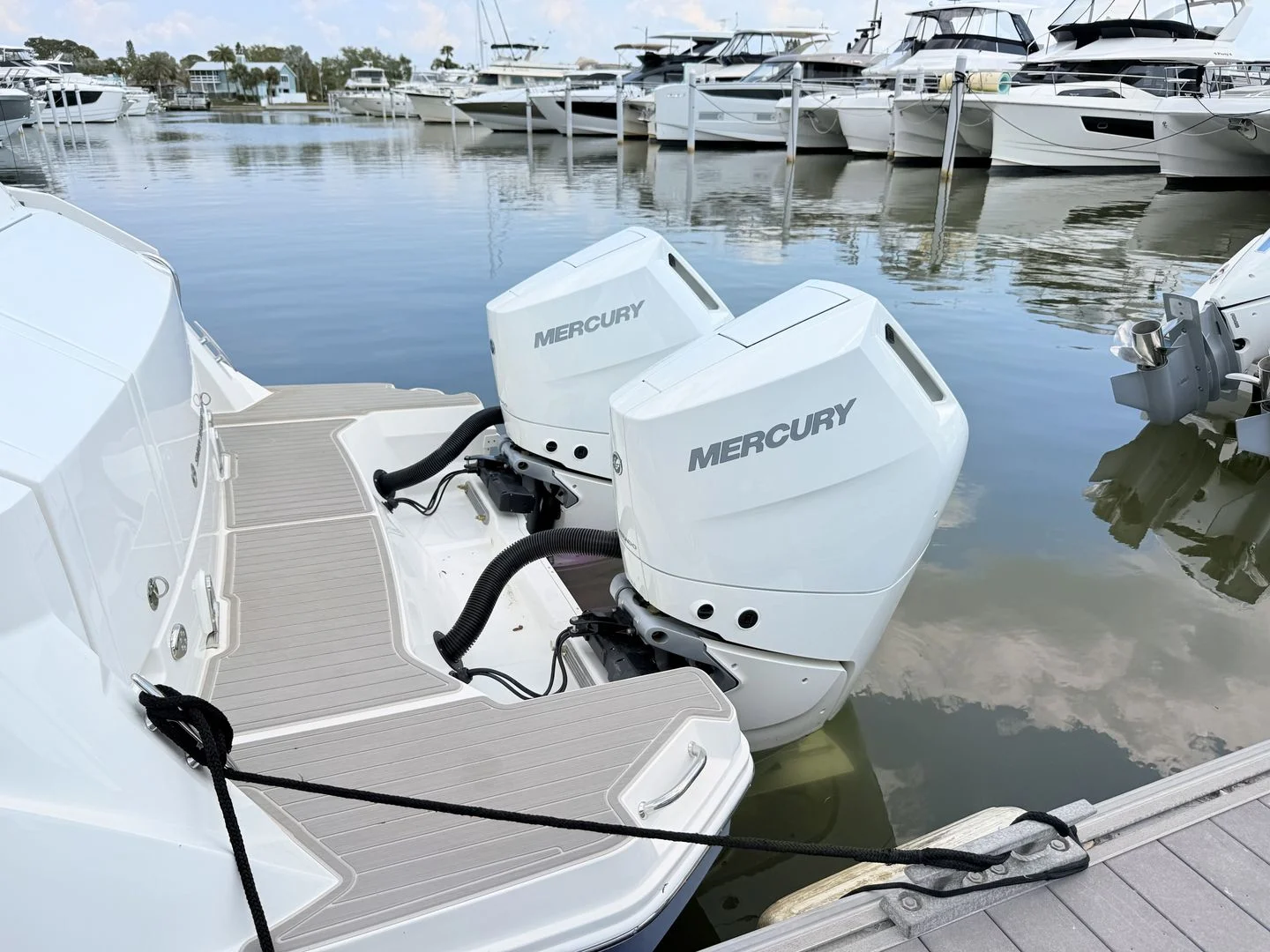 2026 Sea Ray Sundancer 320 Outboard Image Thumbnail #84