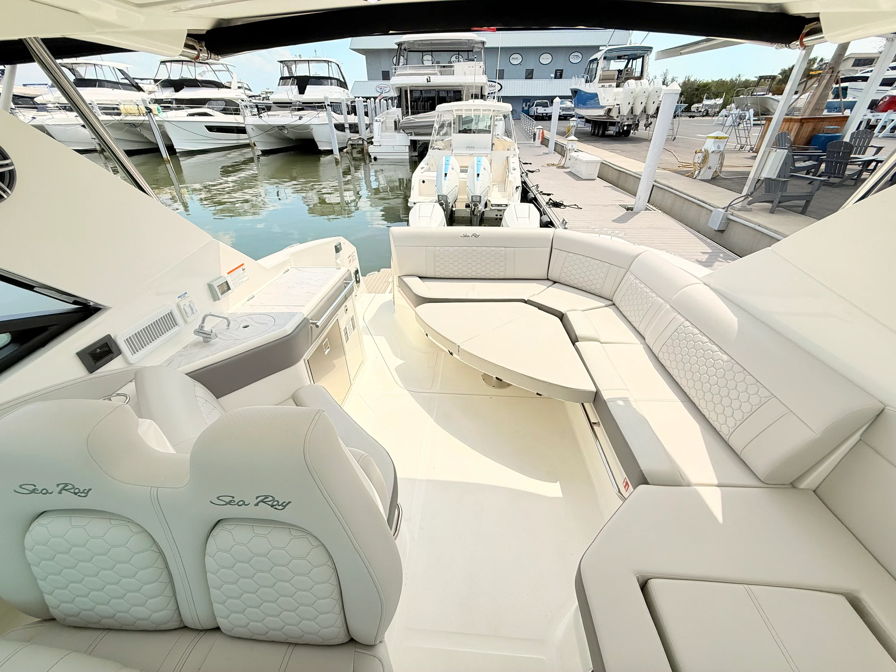 2026 Sea Ray Sundancer 320 Outboard Image Thumbnail #60