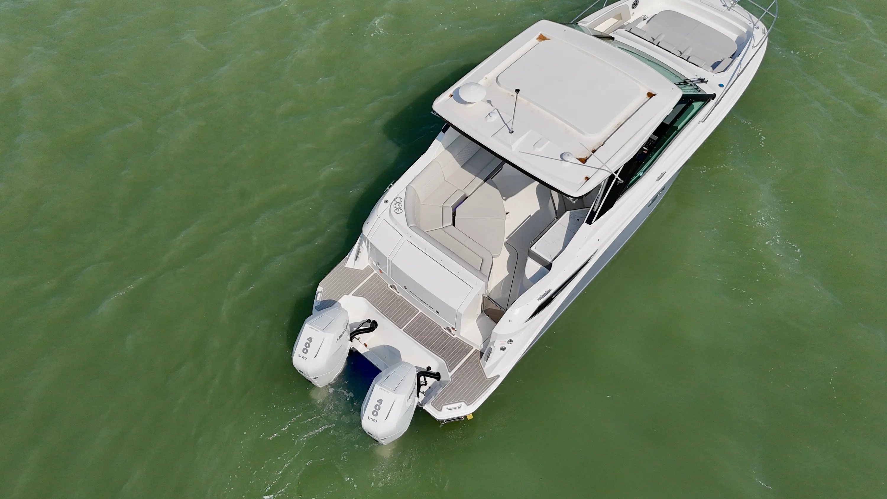 2026 Sea Ray Sundancer 320 Outboard Image Thumbnail #18