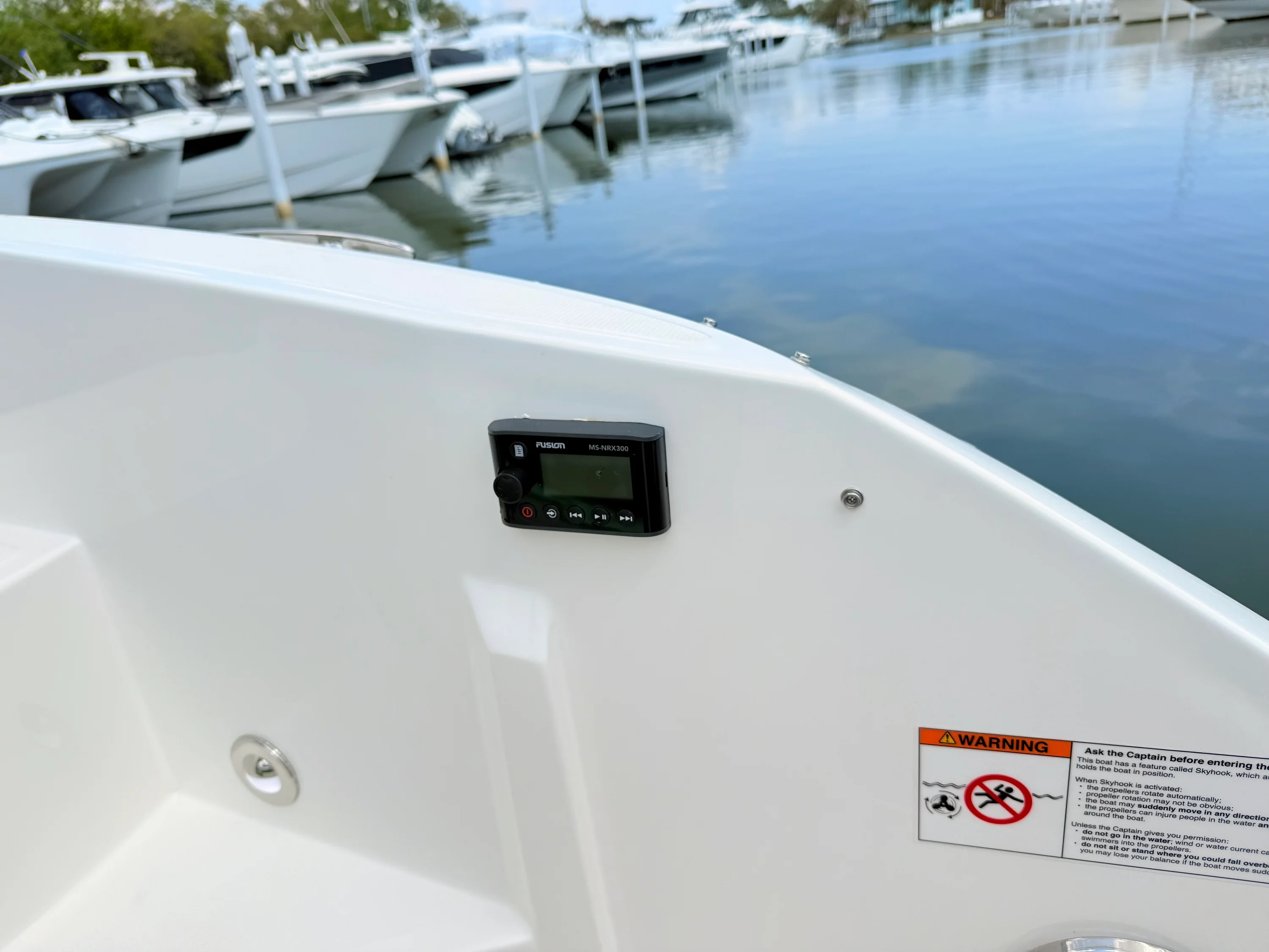 2026 Sea Ray Sundancer 320 Outboard Image Thumbnail #28