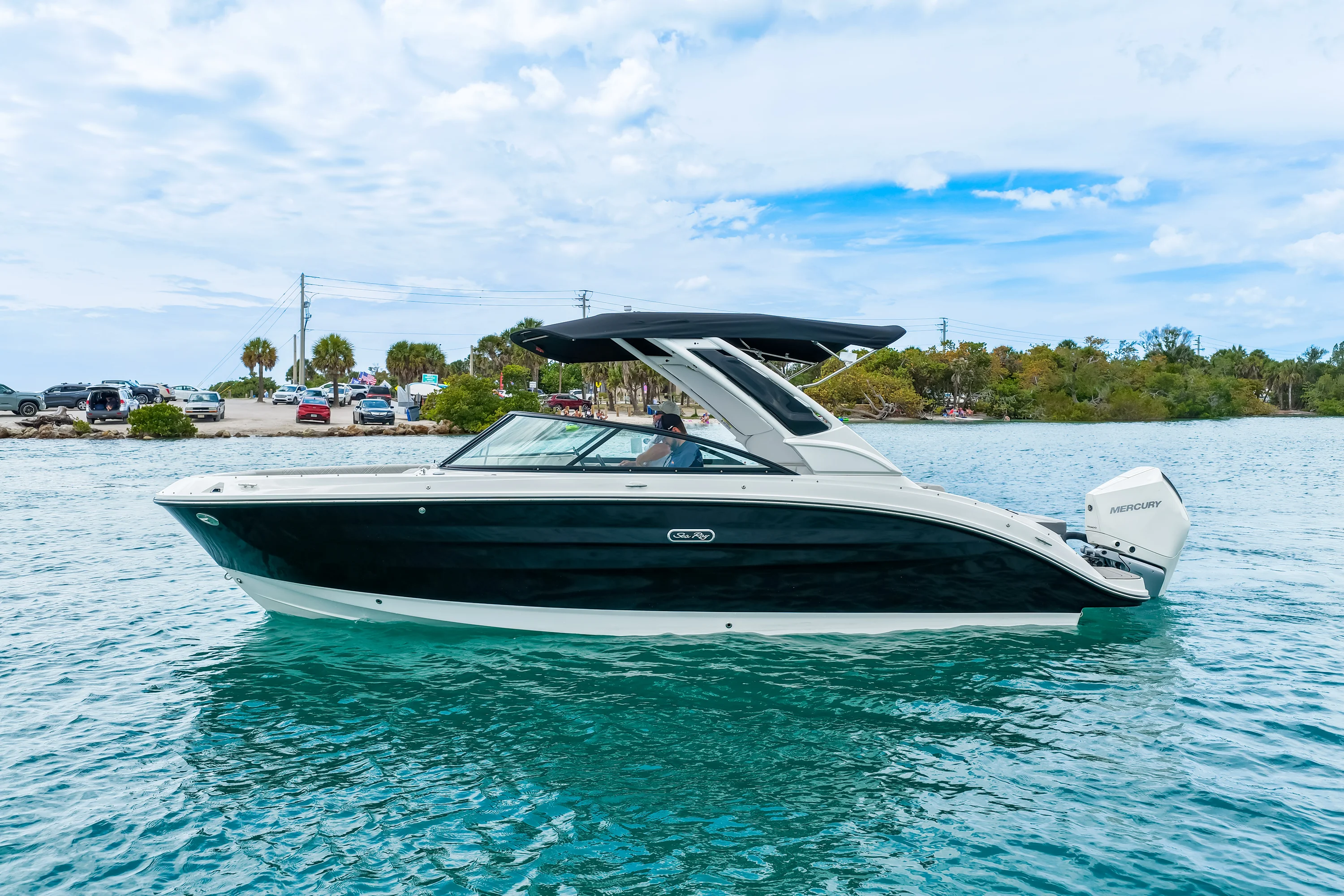 2026 Sea Ray SDX 250 Outboard Image Thumbnail #2