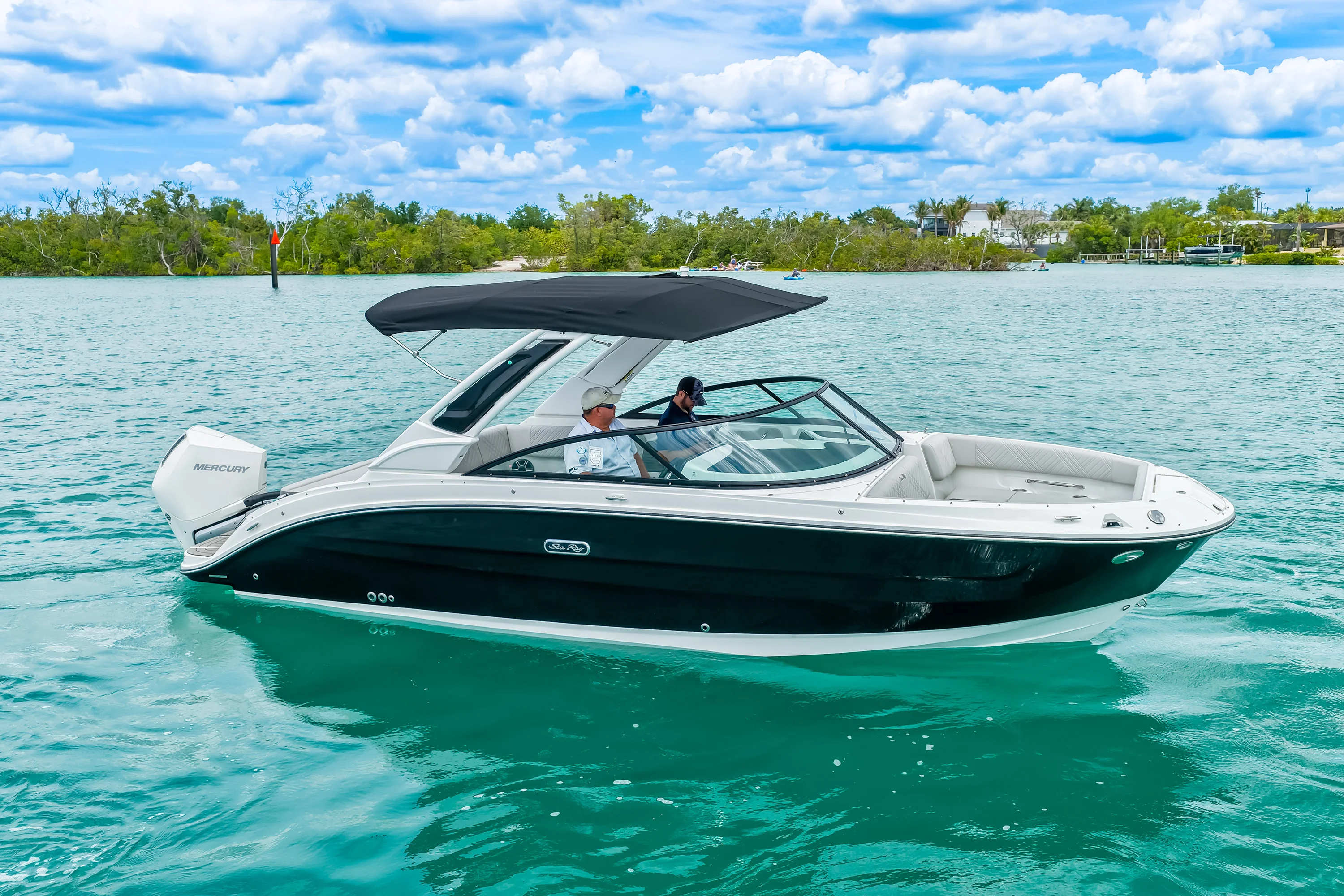 2026 Sea Ray SDX 250 Outboard Image Thumbnail #1