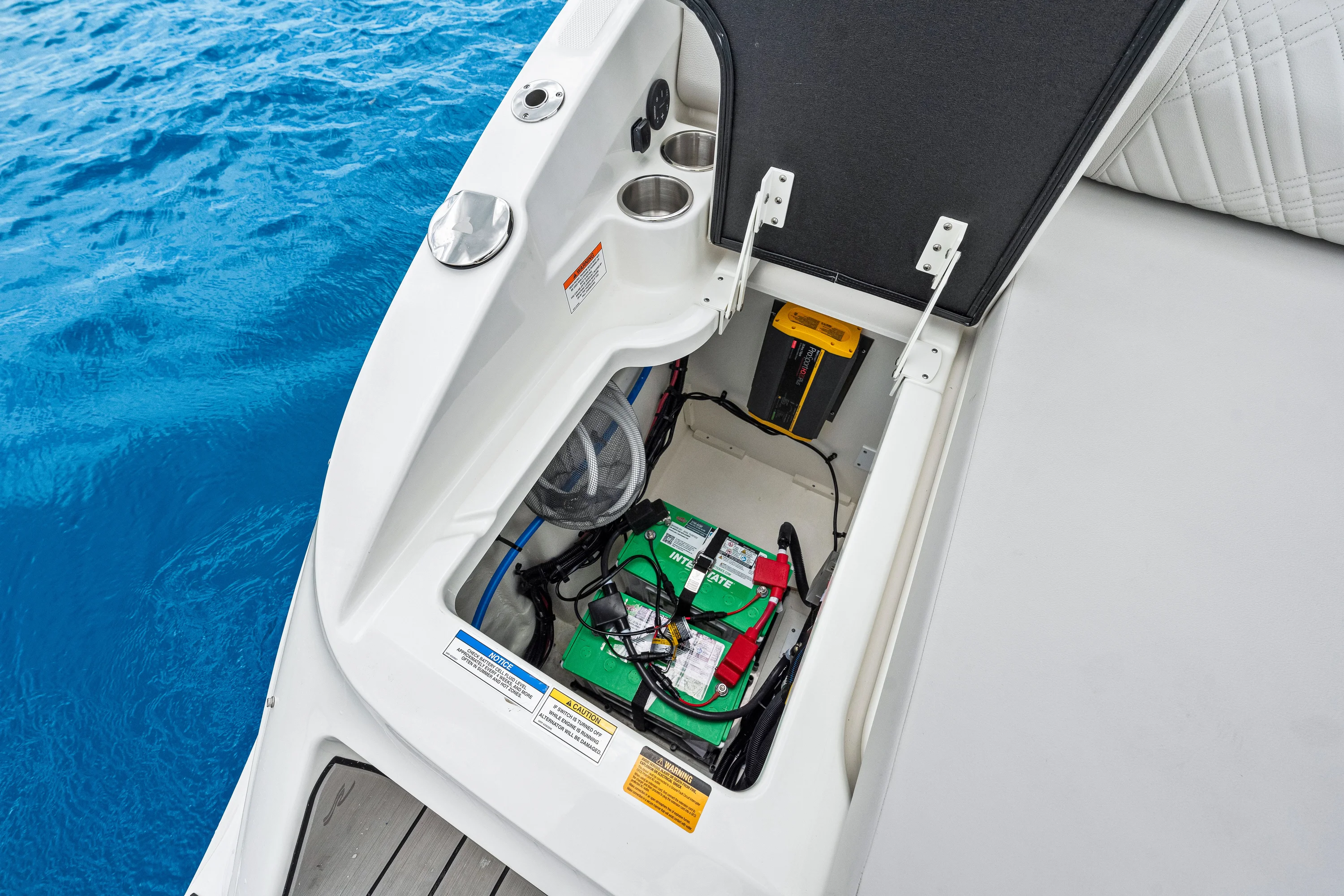 2026 Sea Ray SDX 250 Outboard Image Thumbnail #39