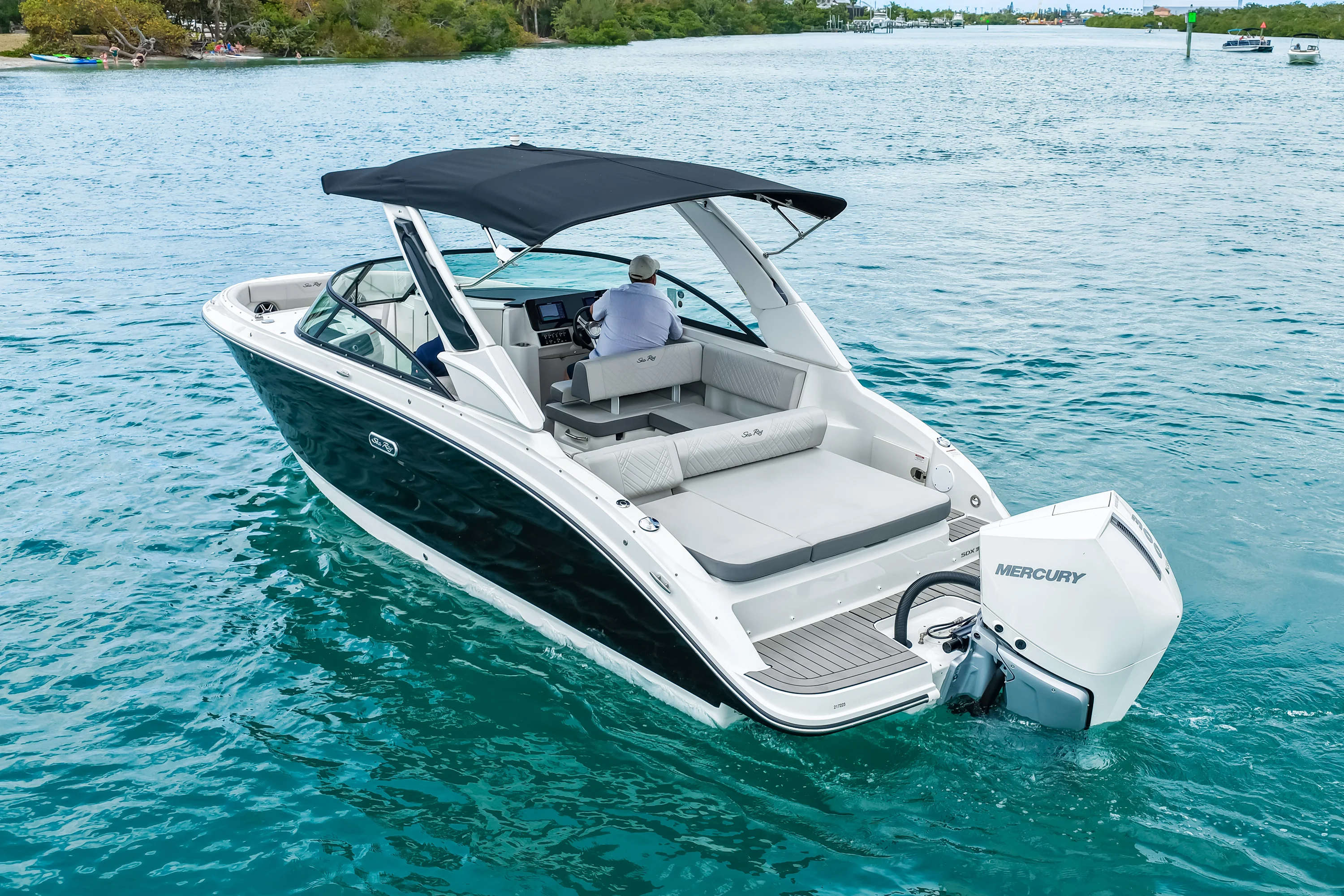 2026 Sea Ray SDX 250 Outboard Image Thumbnail #44