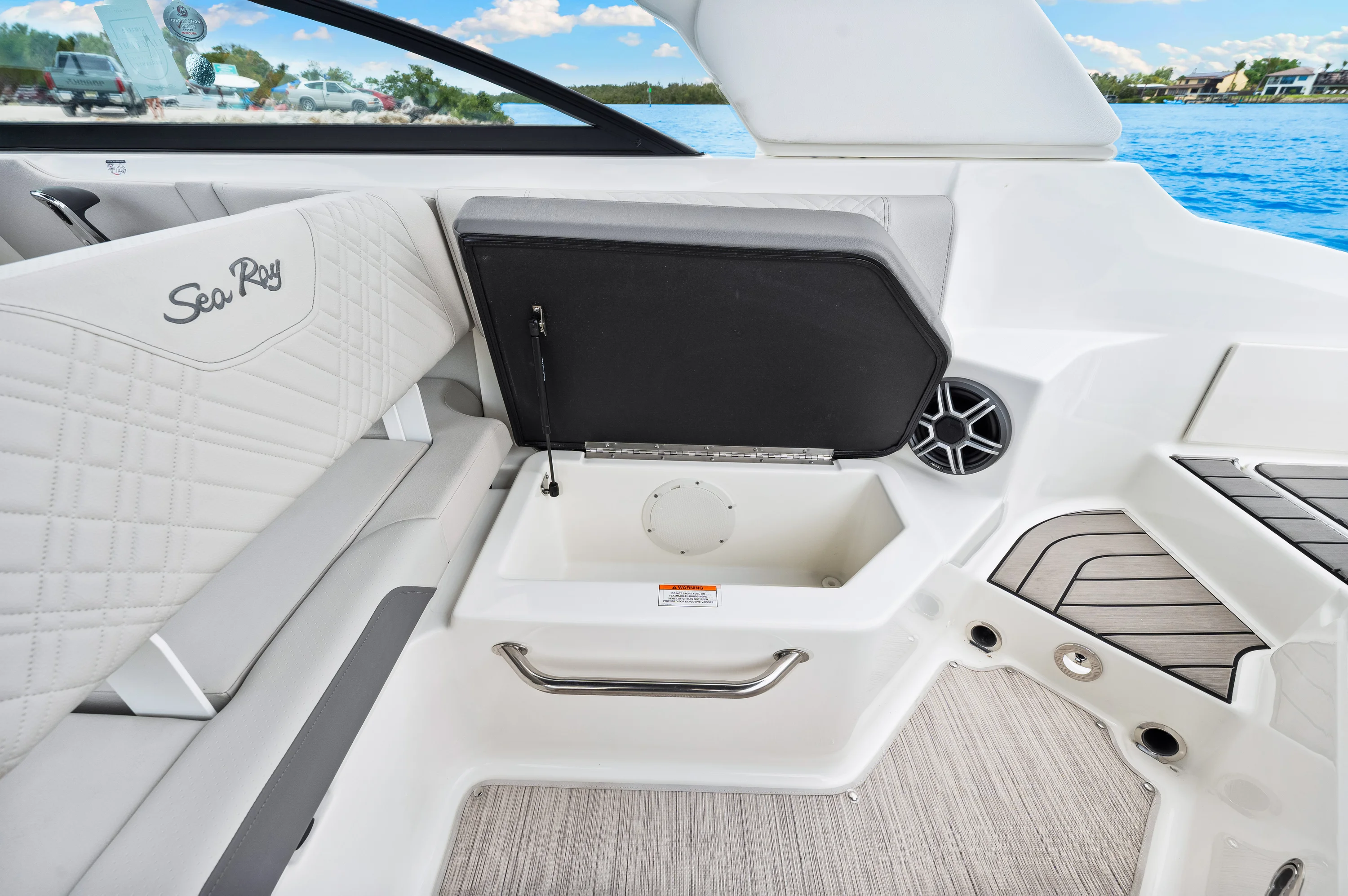 2026 Sea Ray SDX 250 Outboard Image Thumbnail #14