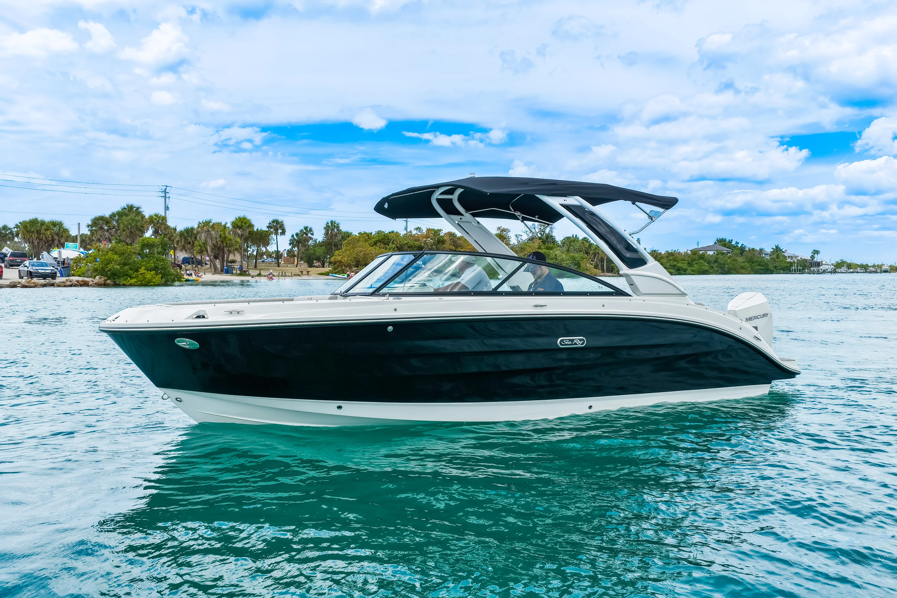 2026 Sea Ray SDX 250 Outboard Image Thumbnail #3