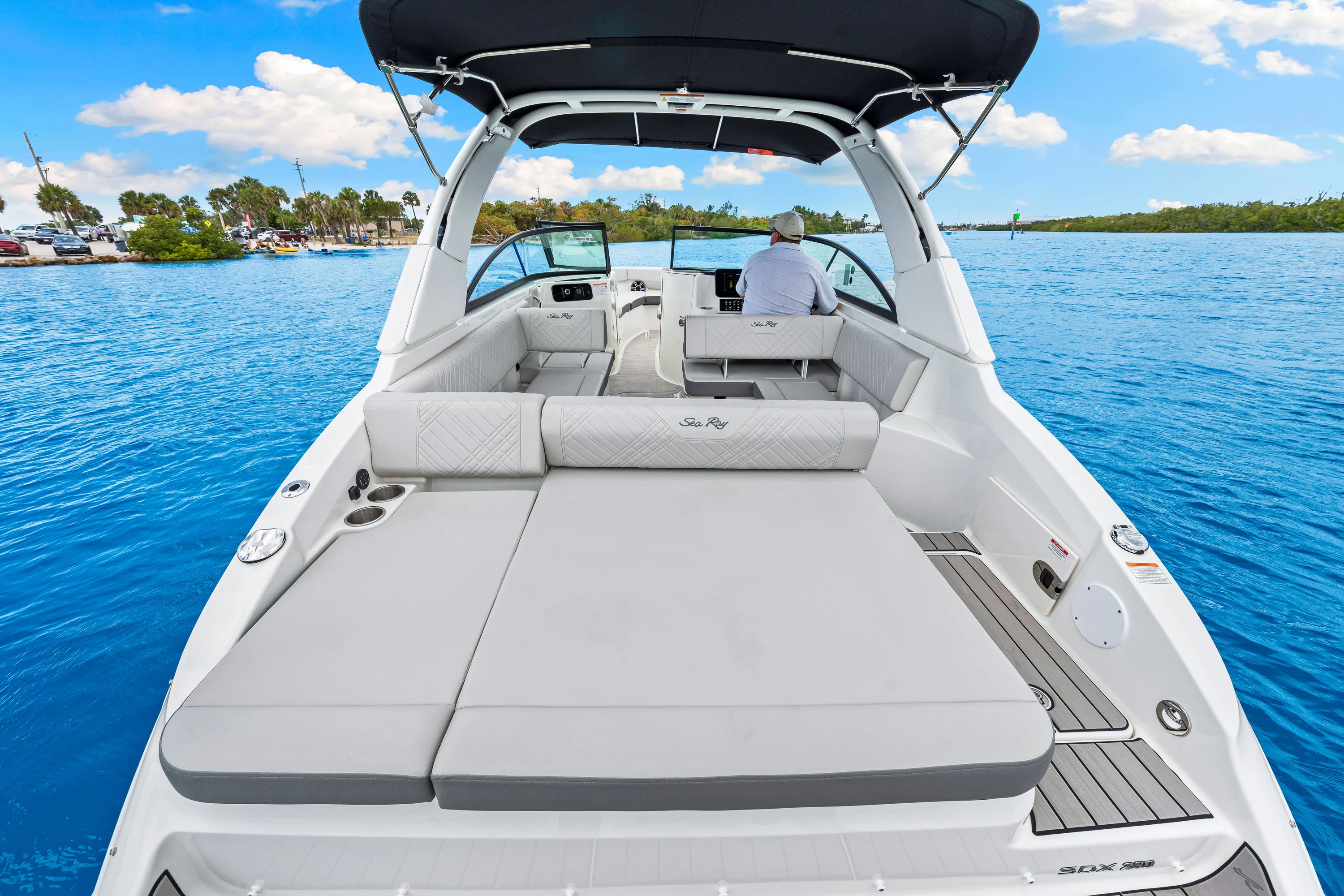 2026 Sea Ray SDX 250 Outboard Image Thumbnail #35