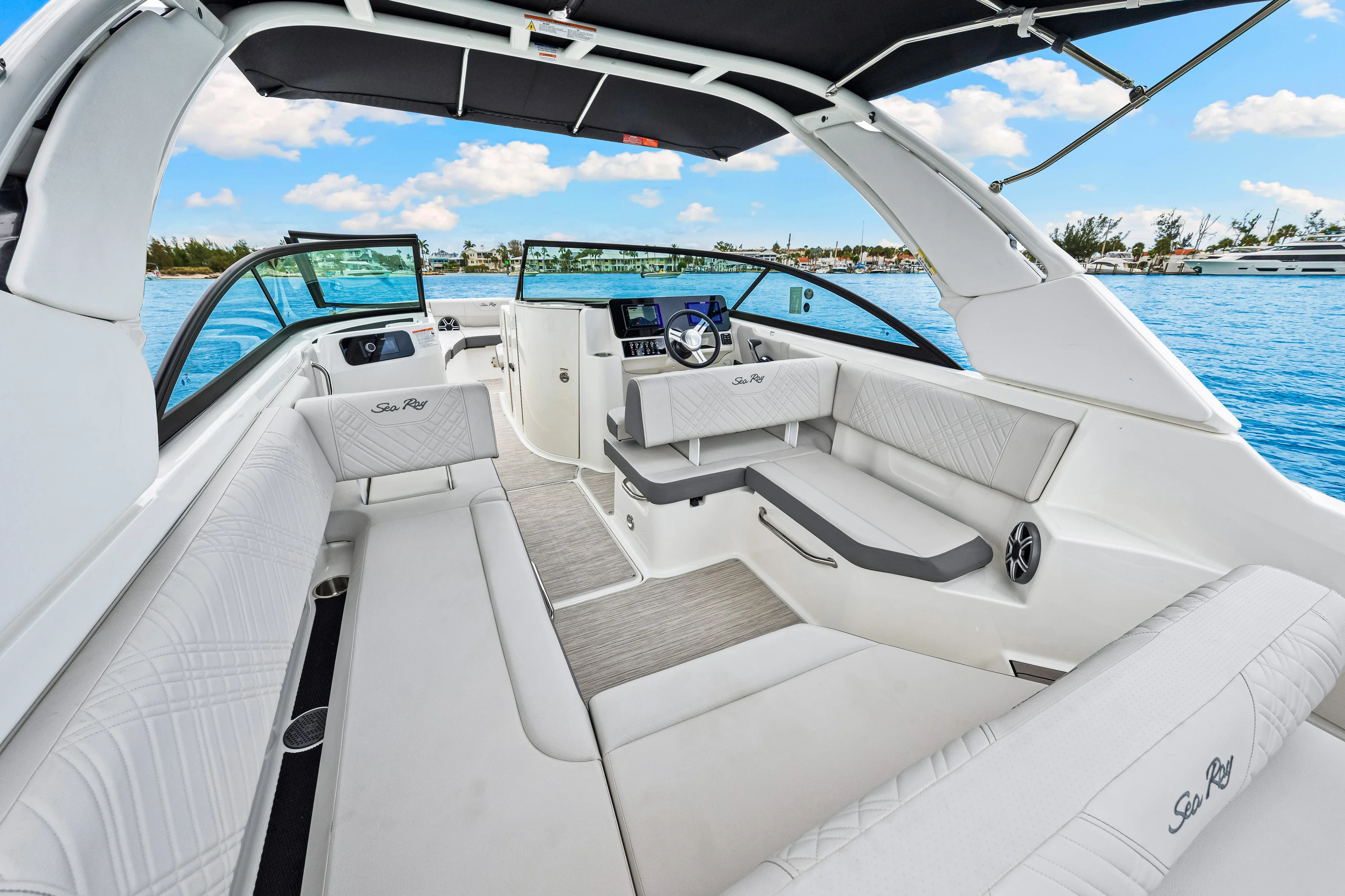2026 Sea Ray SDX 250 Outboard Image Thumbnail #10
