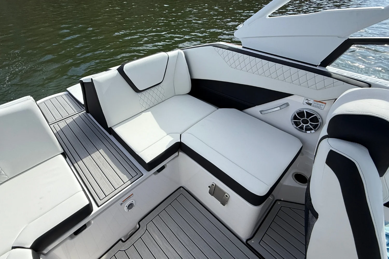 2026 Yamaha 222SE Image Thumbnail #18