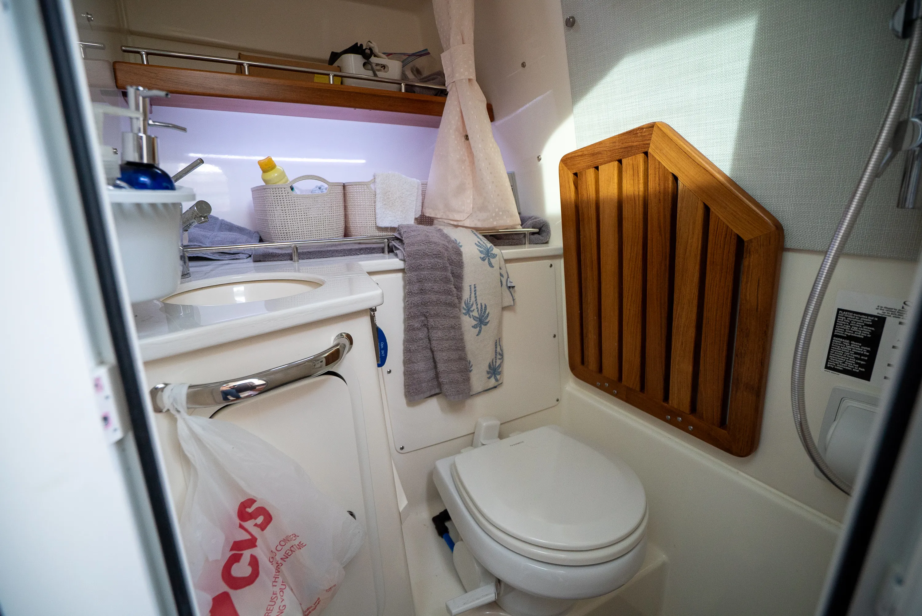 2025 Boston Whaler 350 REALM Image Thumbnail #22