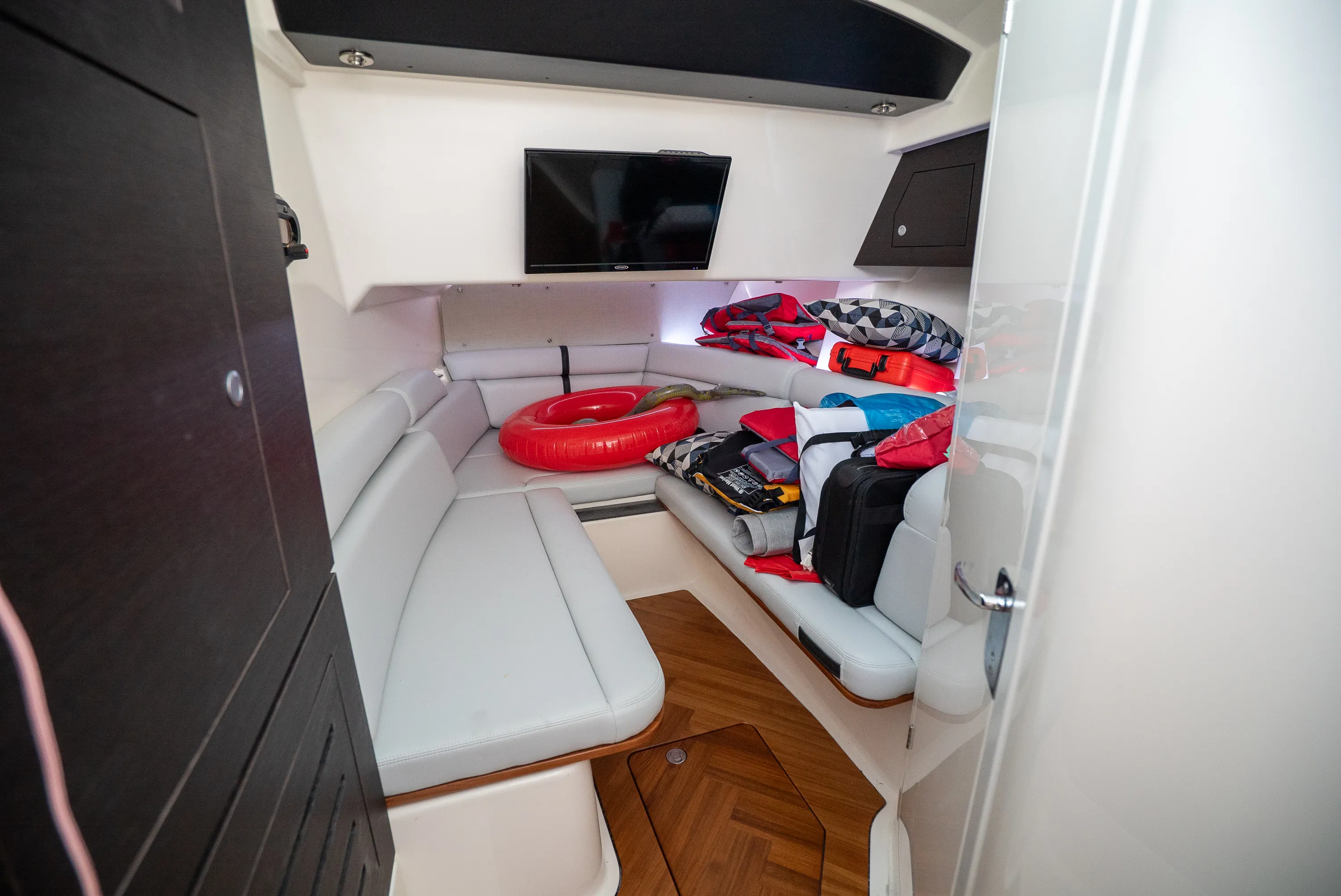 2025 Boston Whaler 350 REALM Image Thumbnail #20