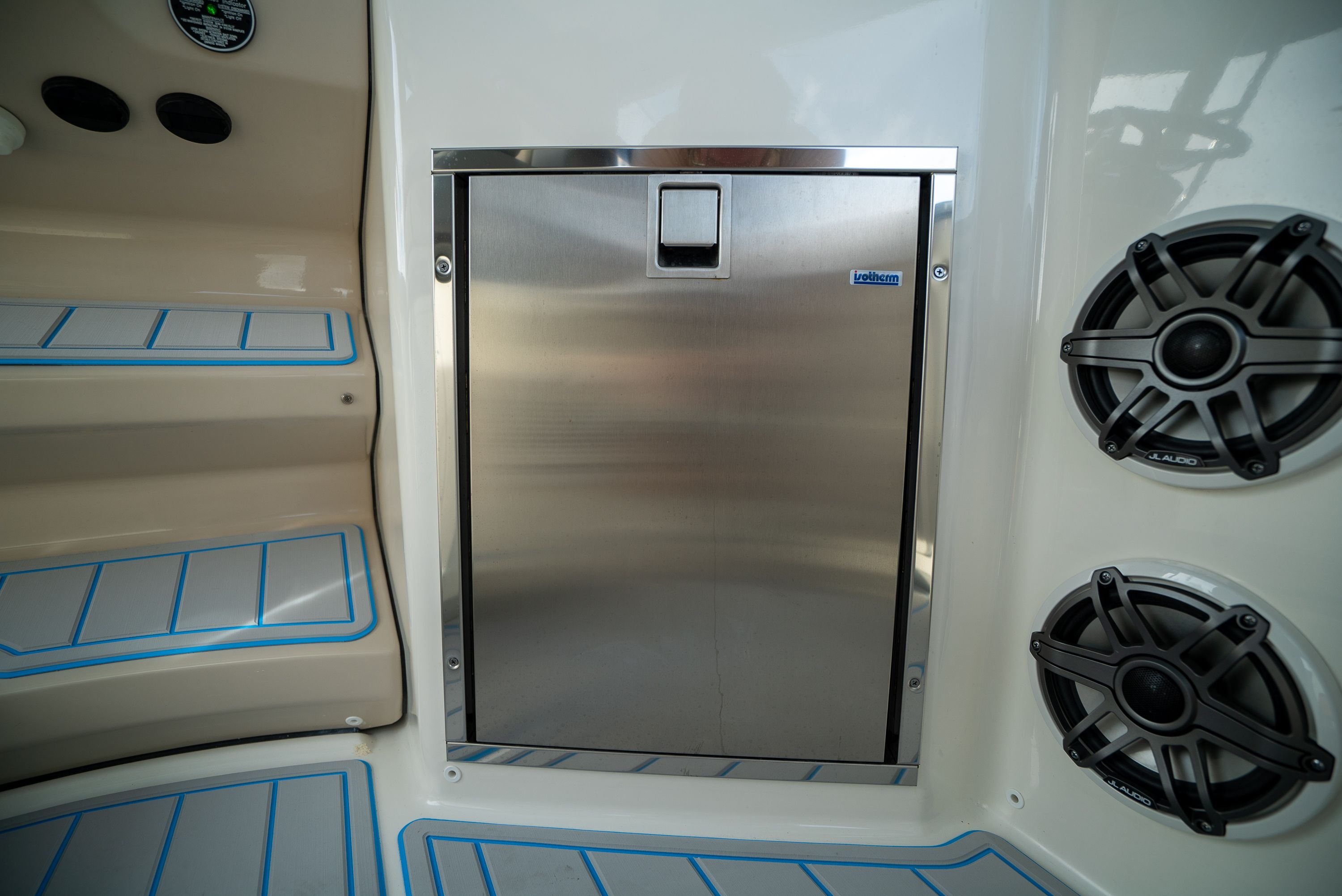 2025 Boston Whaler 350 REALM Image Thumbnail #15