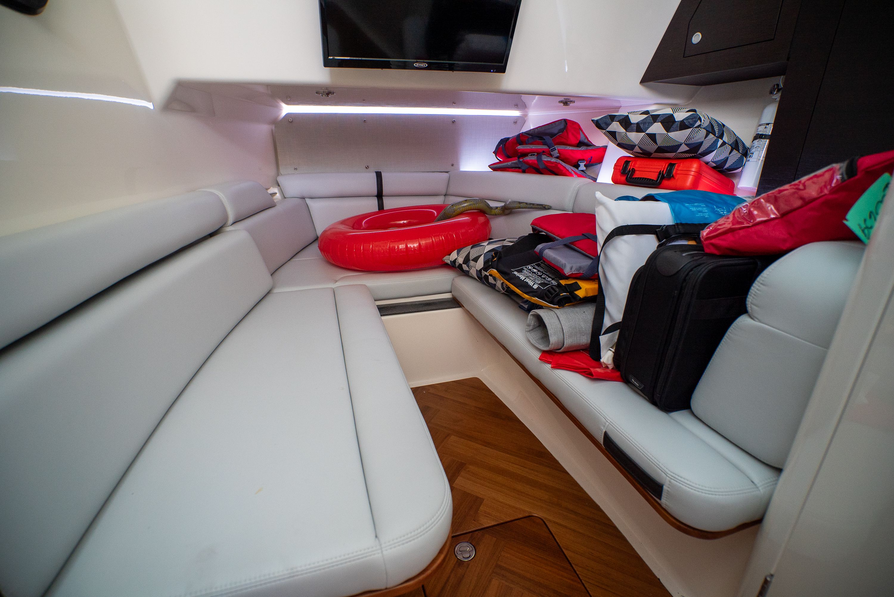 2025 Boston Whaler 350 REALM Image Thumbnail #19