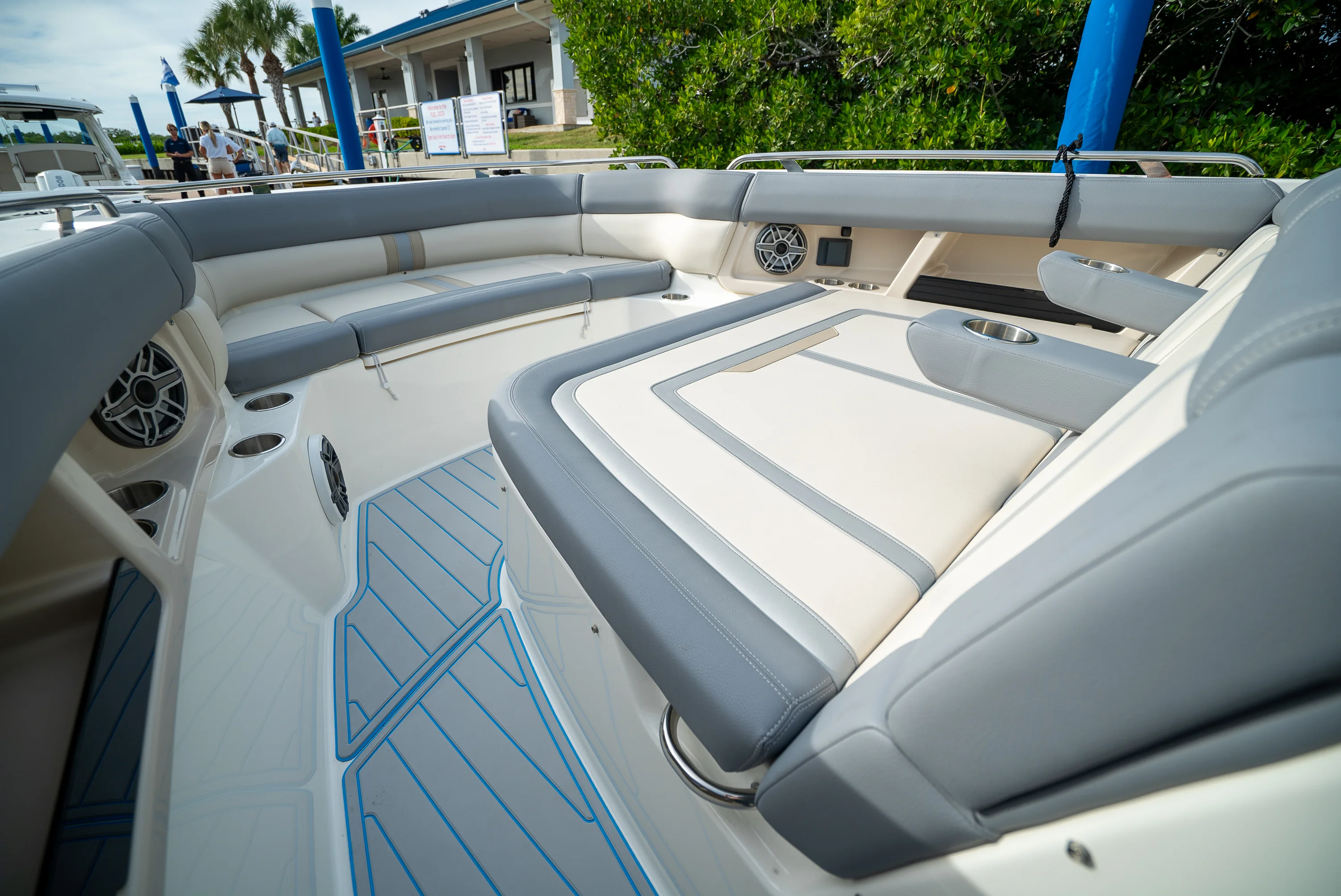 2025 Boston Whaler 350 REALM Image Thumbnail #24