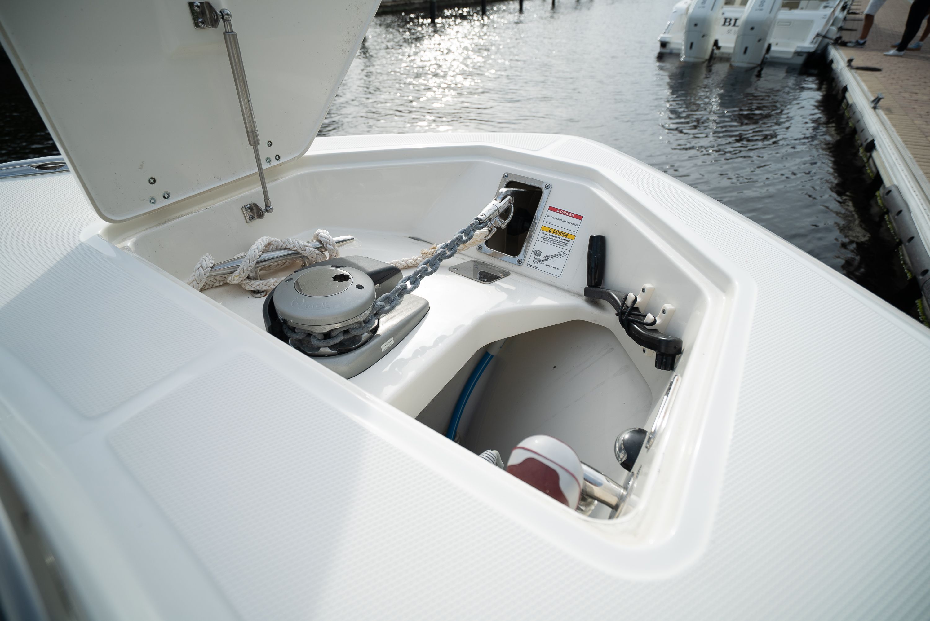 2025 Boston Whaler 350 REALM Image Thumbnail #27