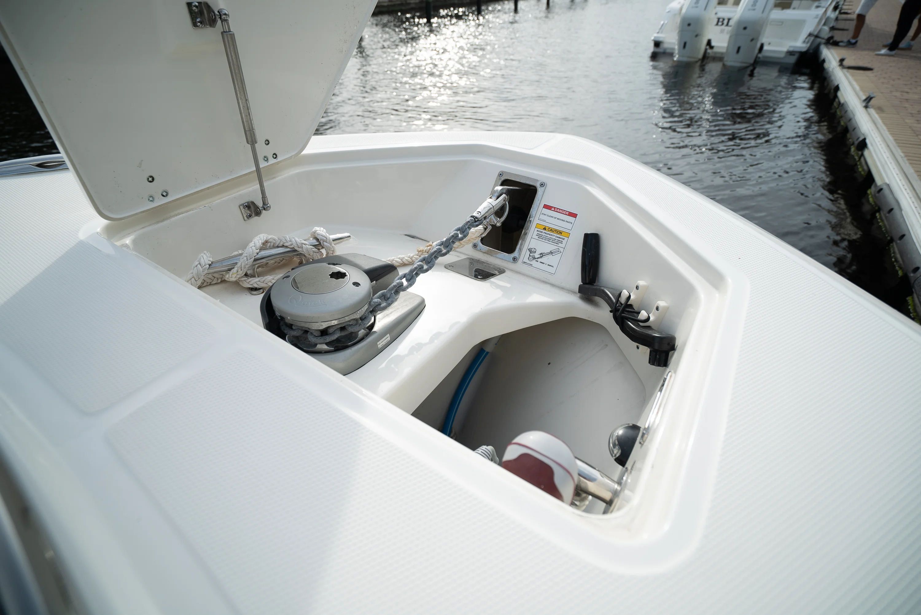 2025 Boston Whaler 350 REALM Image Thumbnail #27