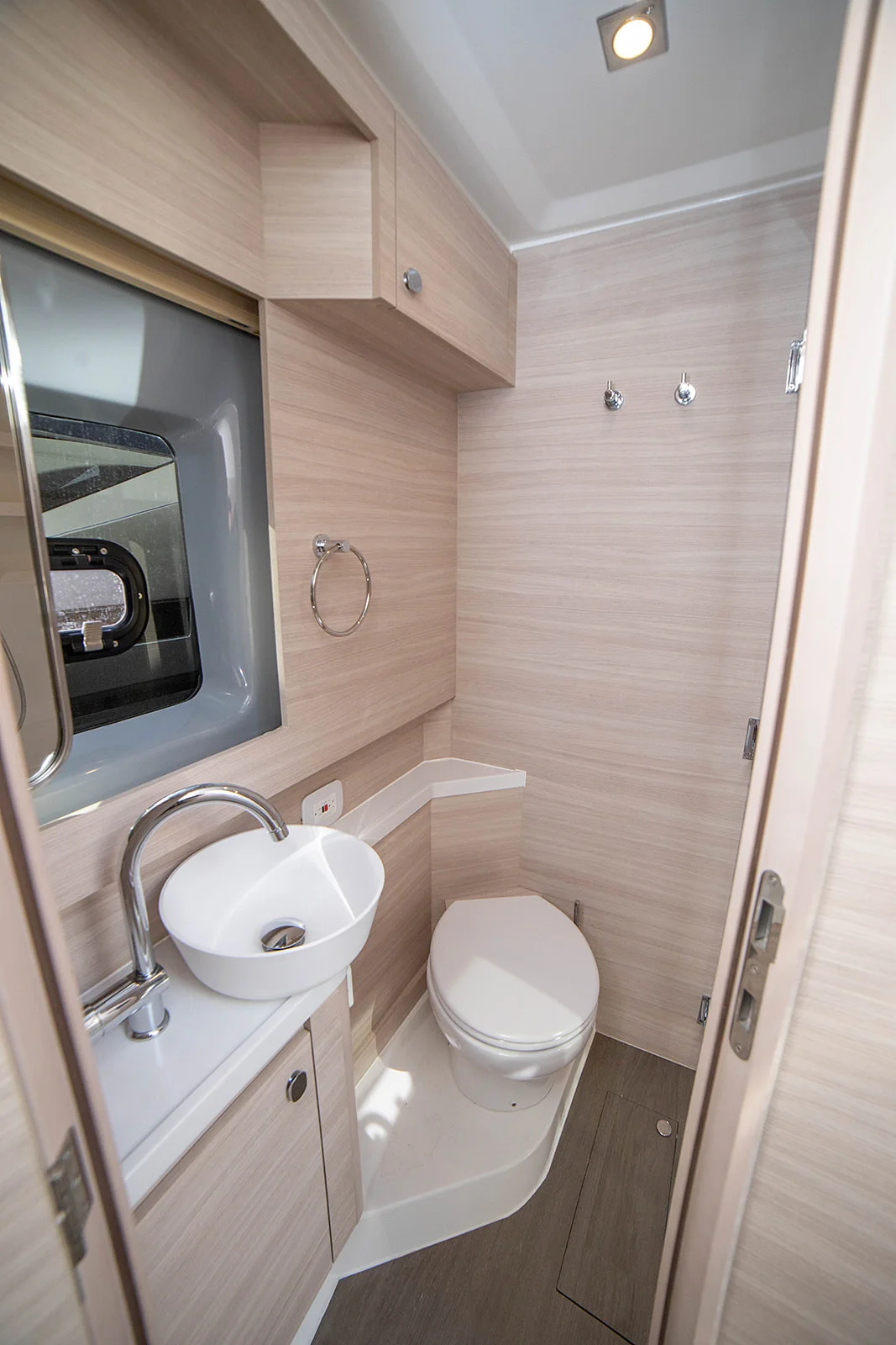 2026 Aquila 42 COUPE Image Thumbnail #26