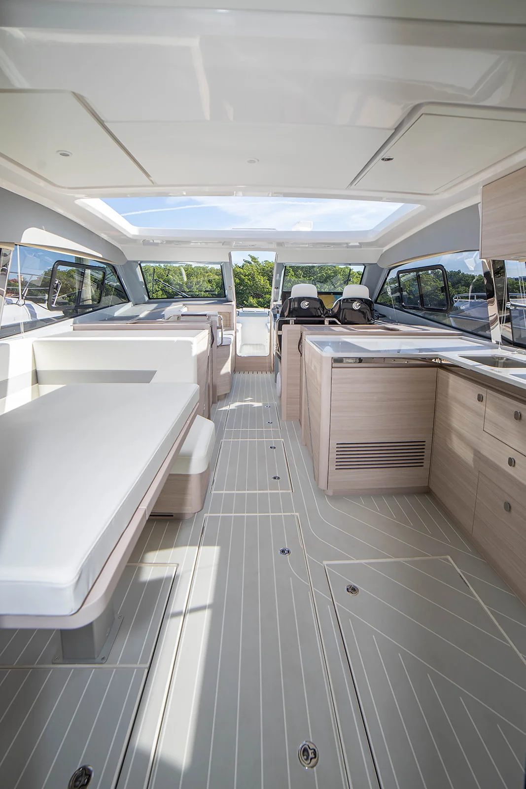 2026 Aquila 42 COUPE Image Thumbnail #8