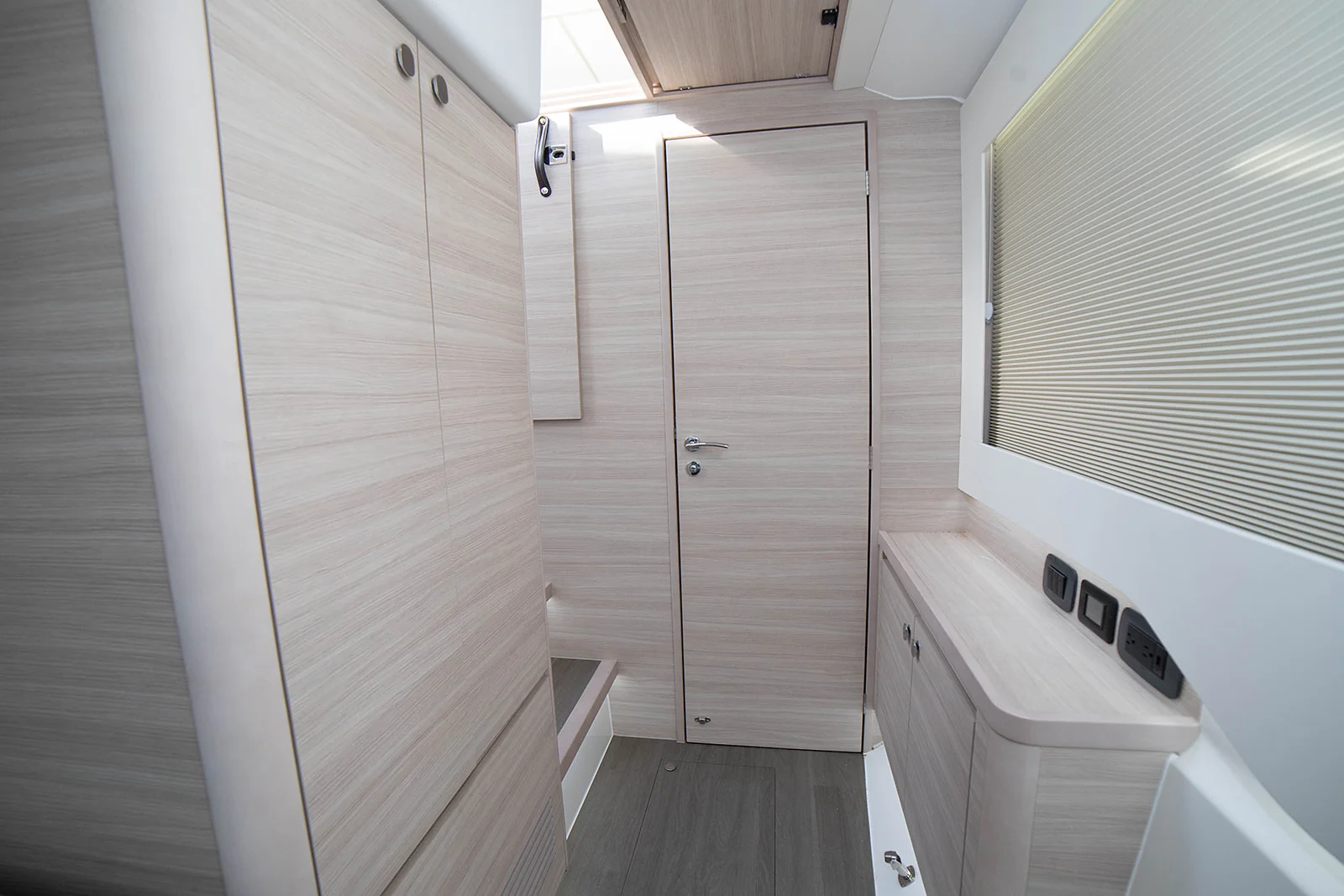 2026 Aquila 42 COUPE Image Thumbnail #32