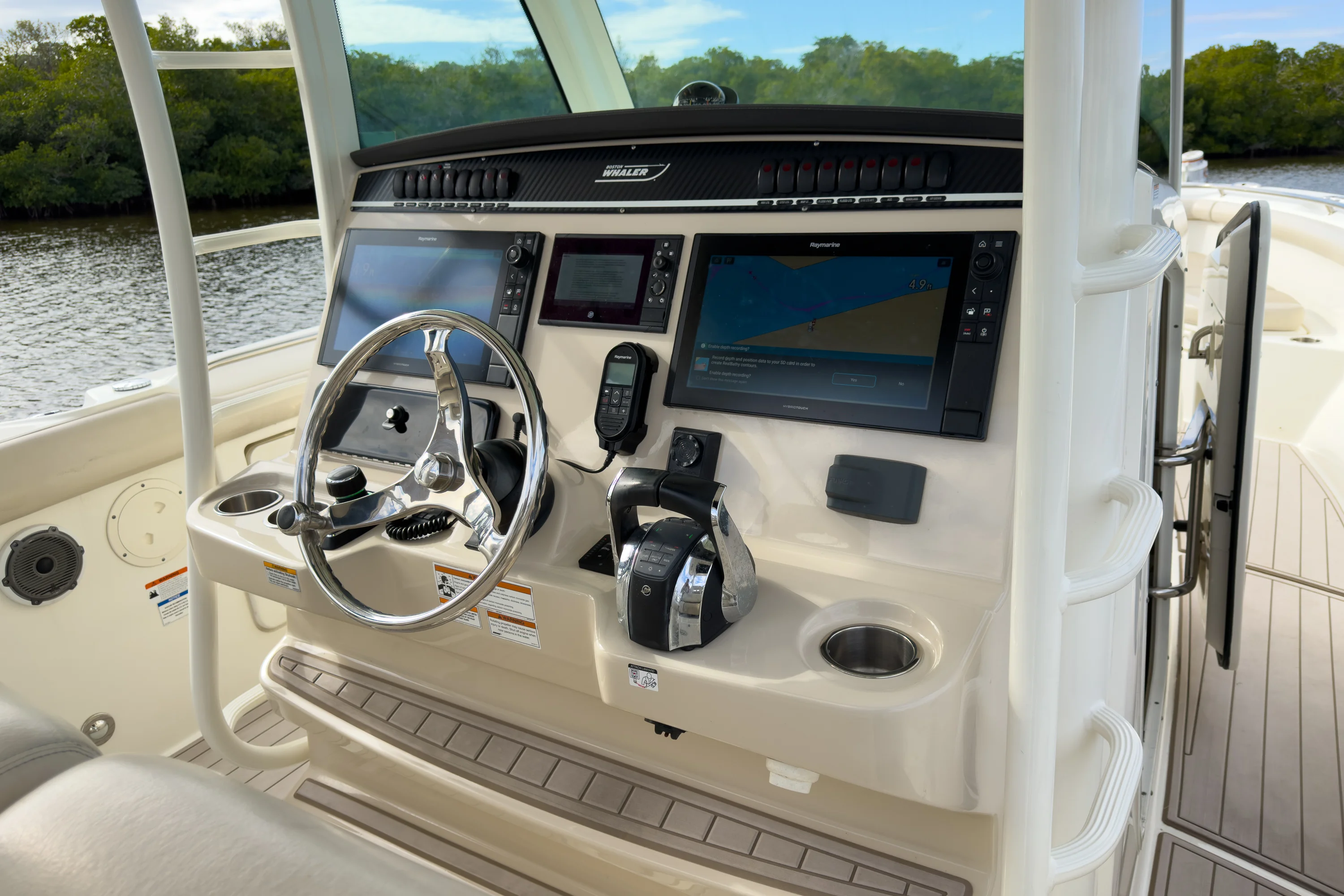 2019 Boston Whaler 350 Outrage Image Thumbnail #9