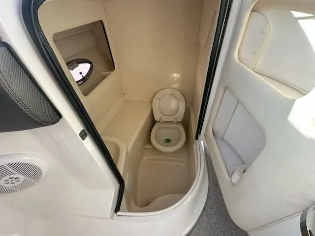 2005 Sea Ray 290 Select EX Image Thumbnail #12