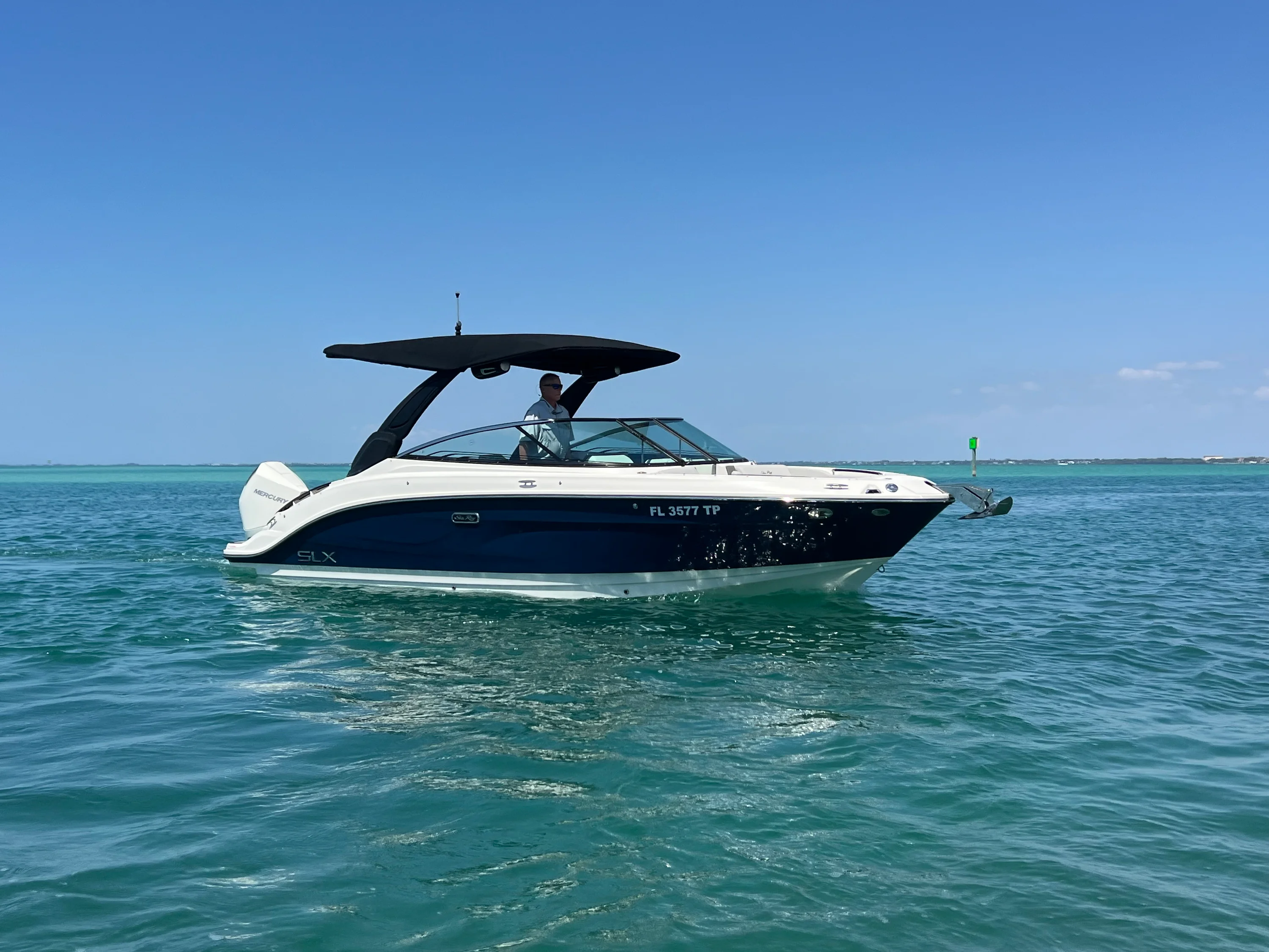 2023 Sea Ray SLX 260 Outboard Image Thumbnail #3