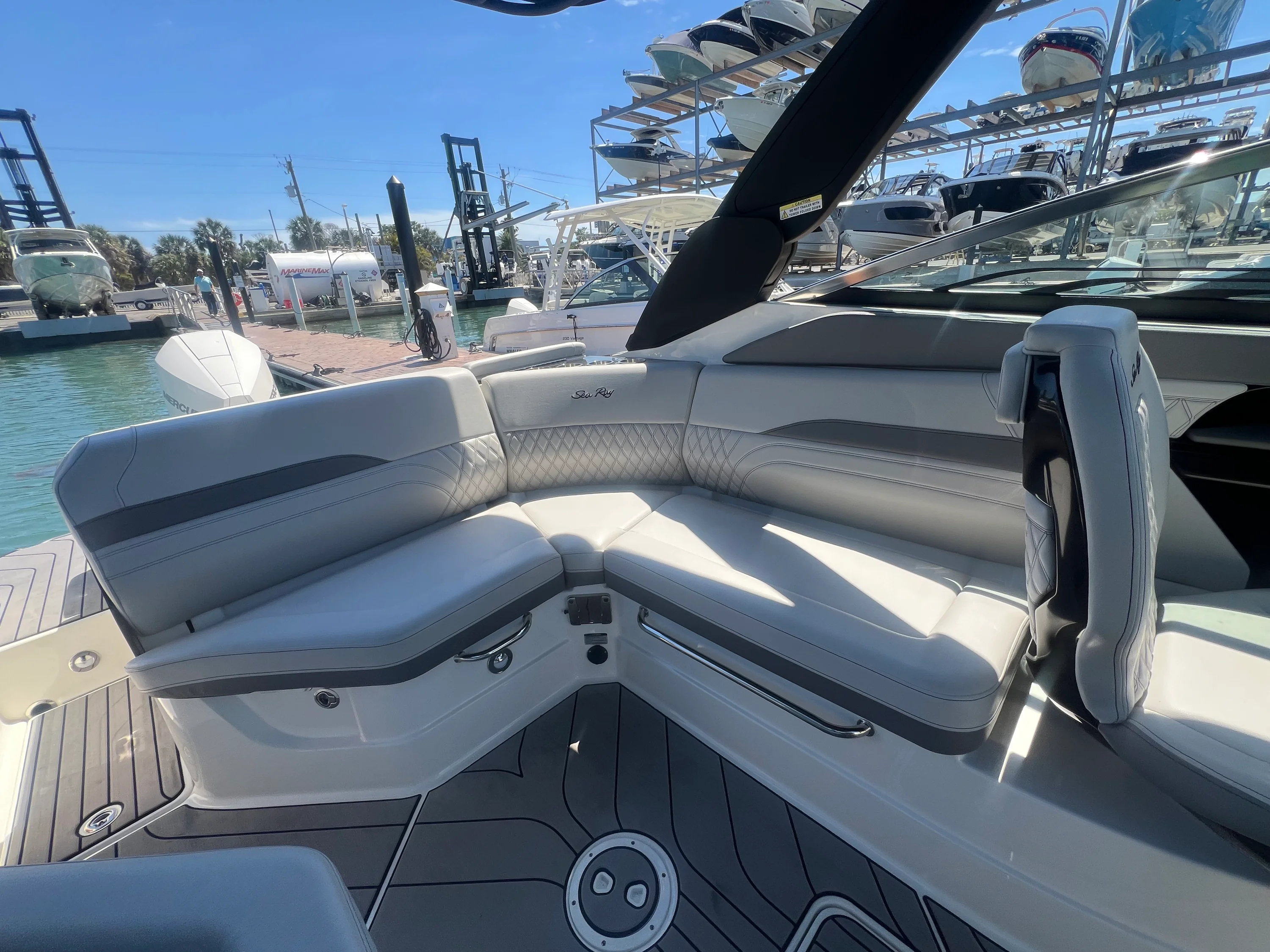 2023 Sea Ray SLX 260 Outboard Image Thumbnail #22