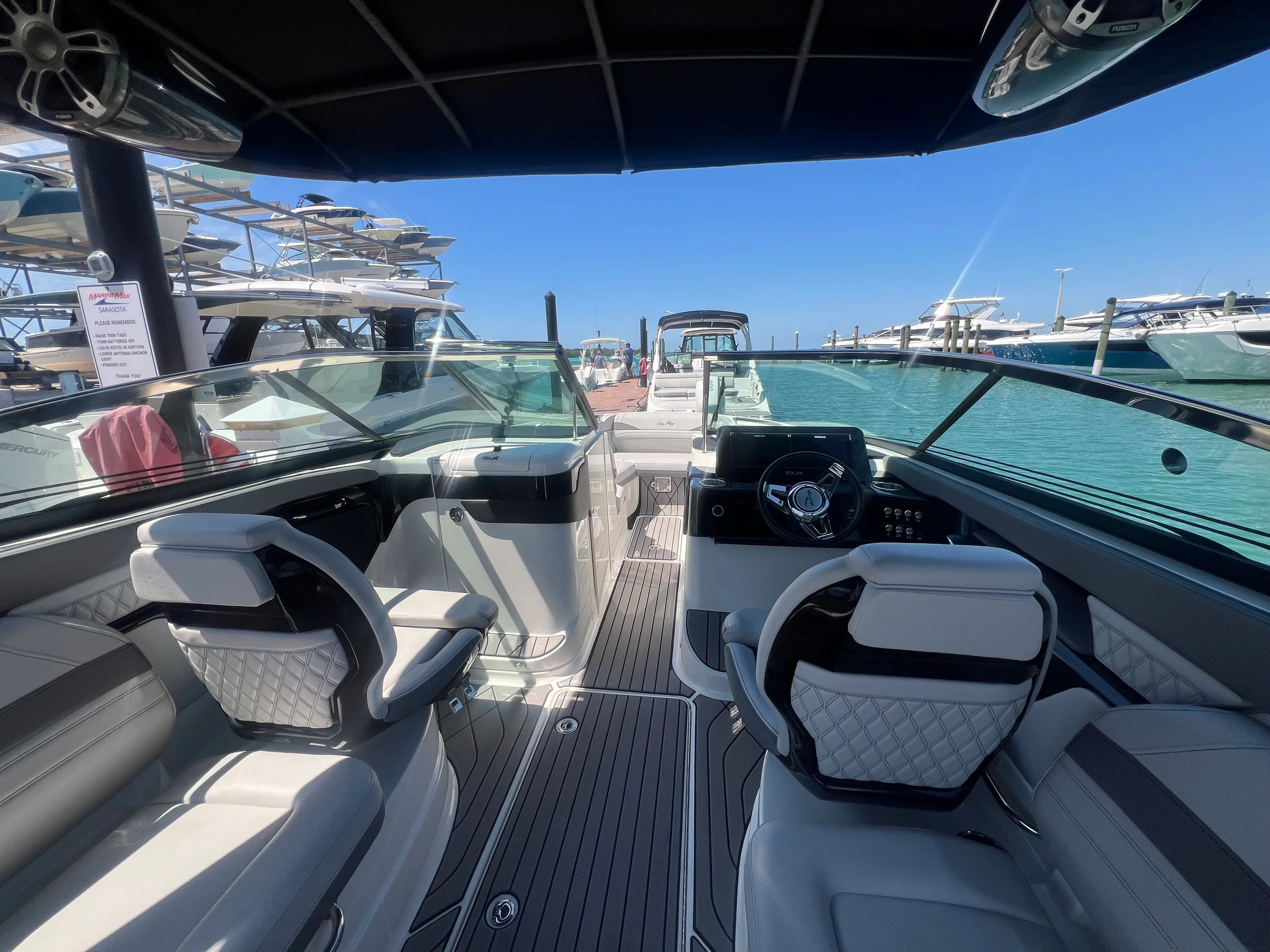 2023 Sea Ray SLX 260 Outboard Image Thumbnail #21