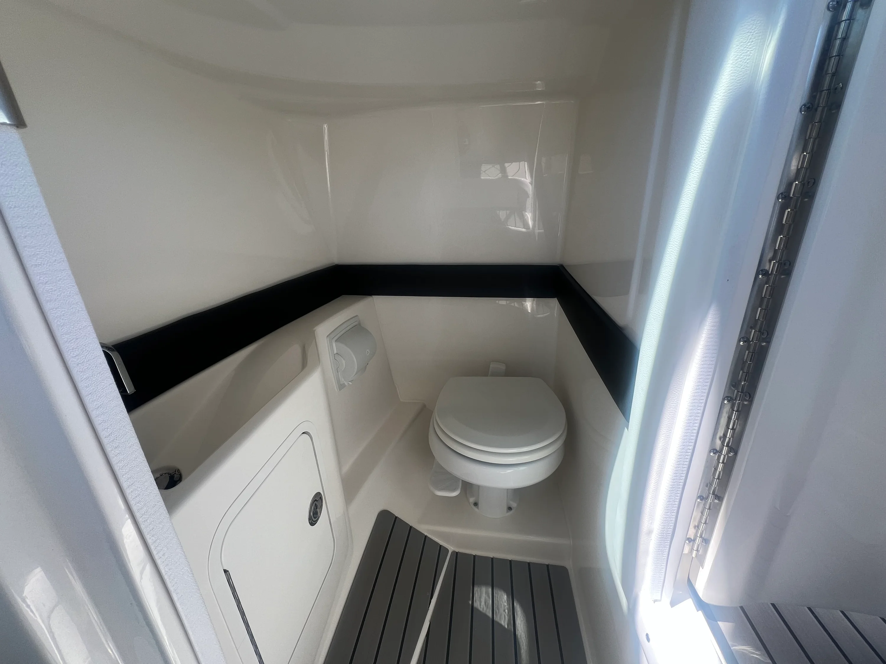 2023 Sea Ray SLX 260 Outboard Image Thumbnail #42