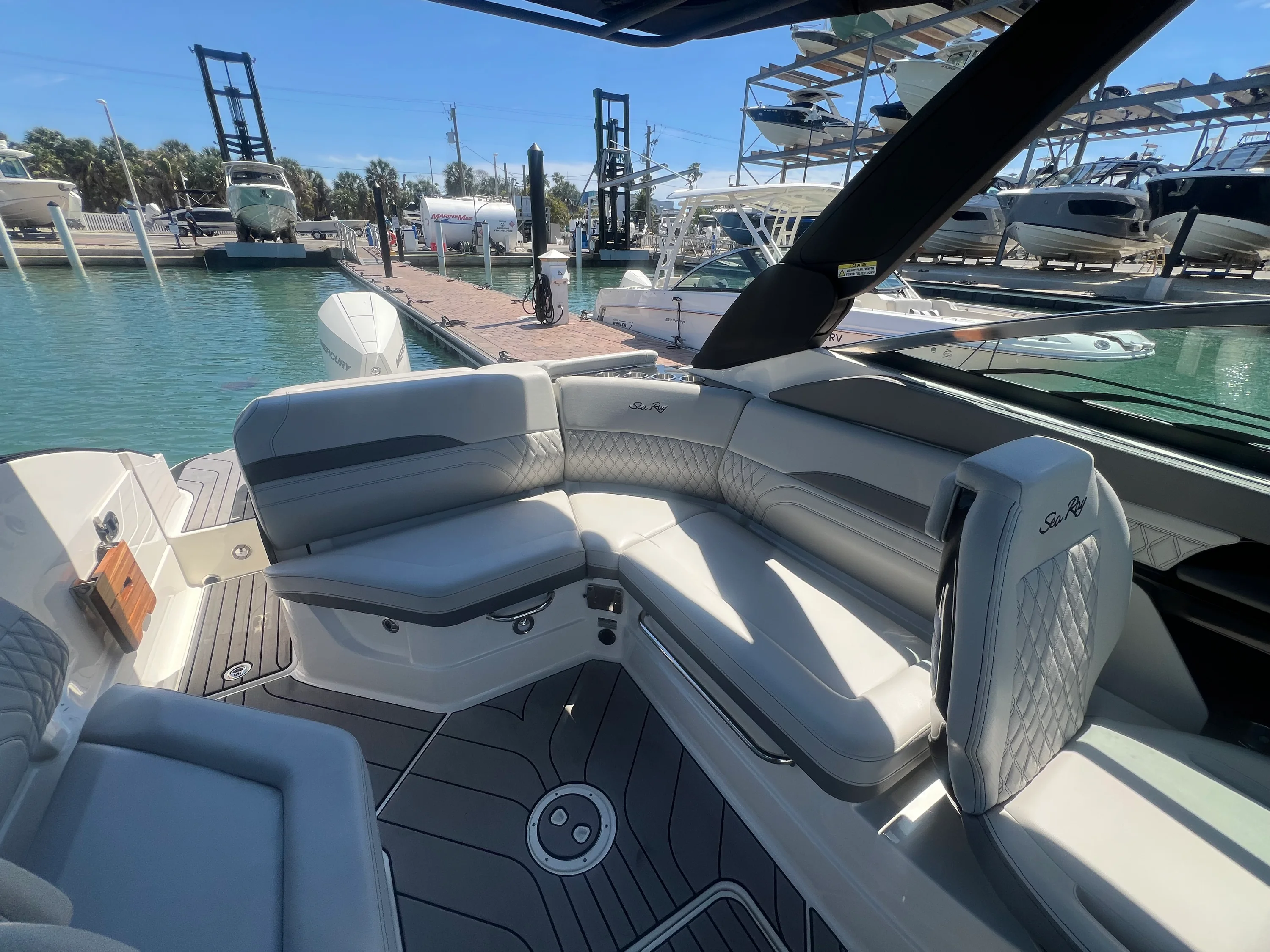 2023 Sea Ray SLX 260 Outboard Image Thumbnail #25