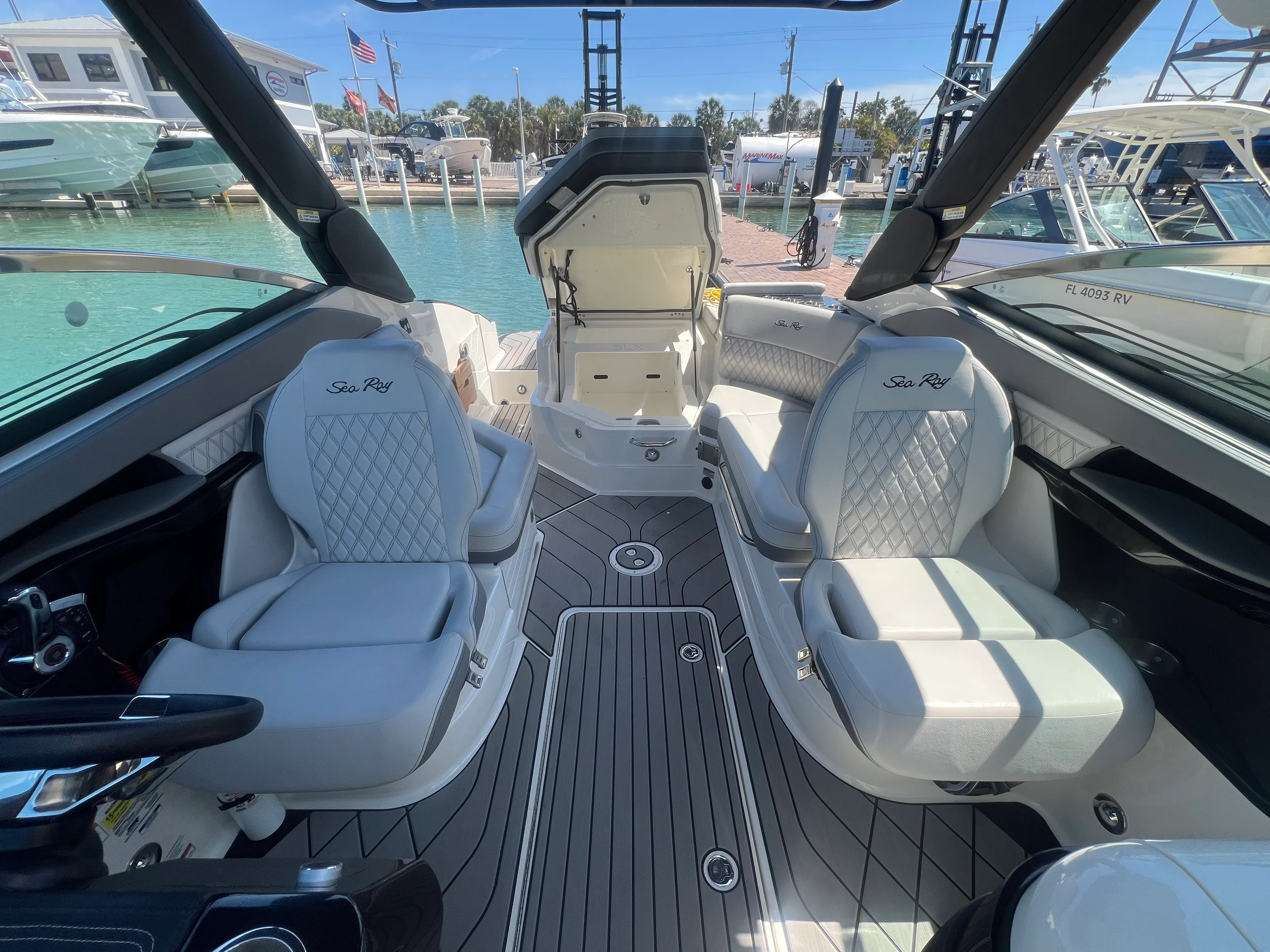 2023 Sea Ray SLX 260 Outboard Image Thumbnail #26